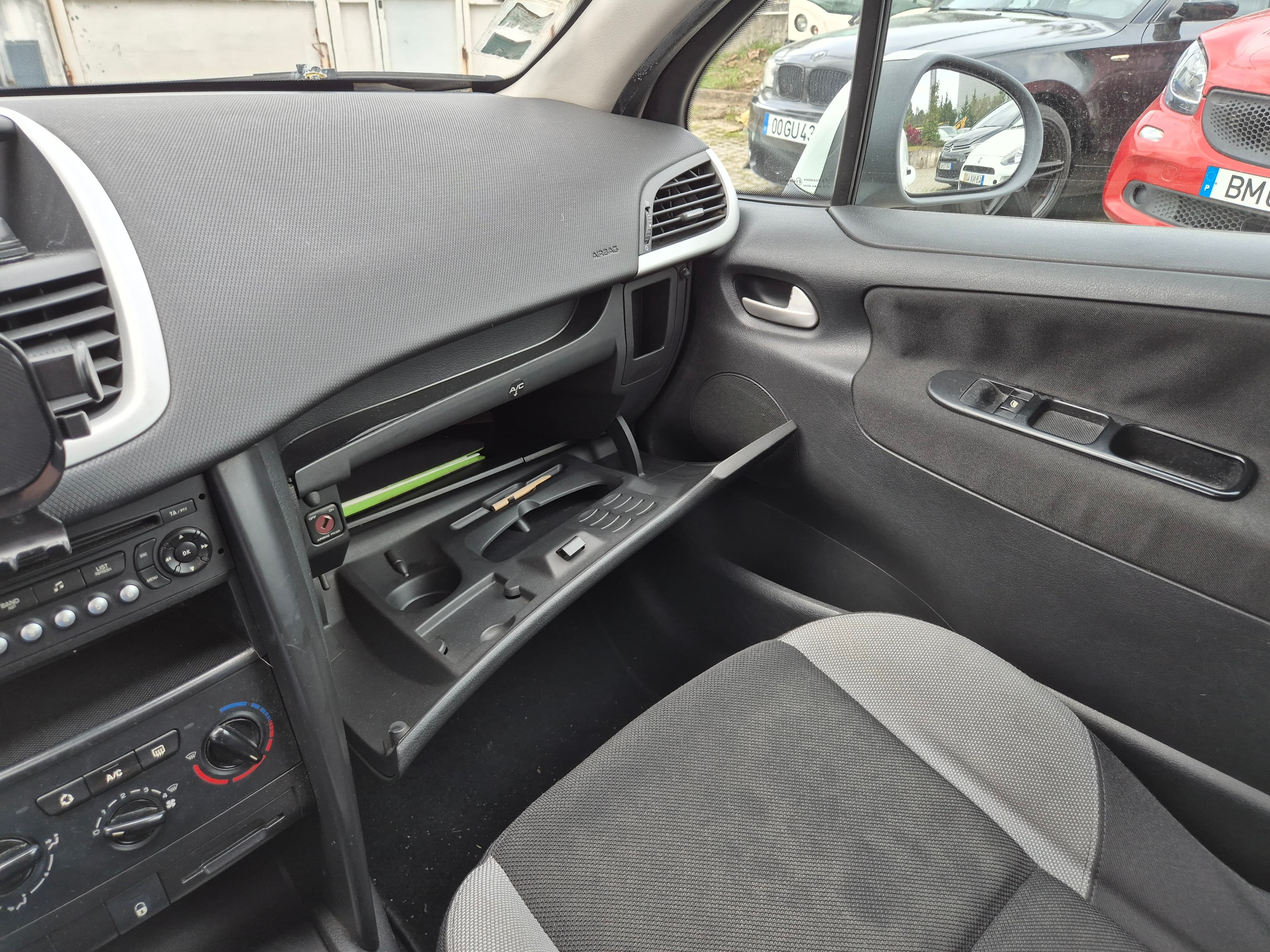 Peugeot 207 · Ano 2009 — imagem 33