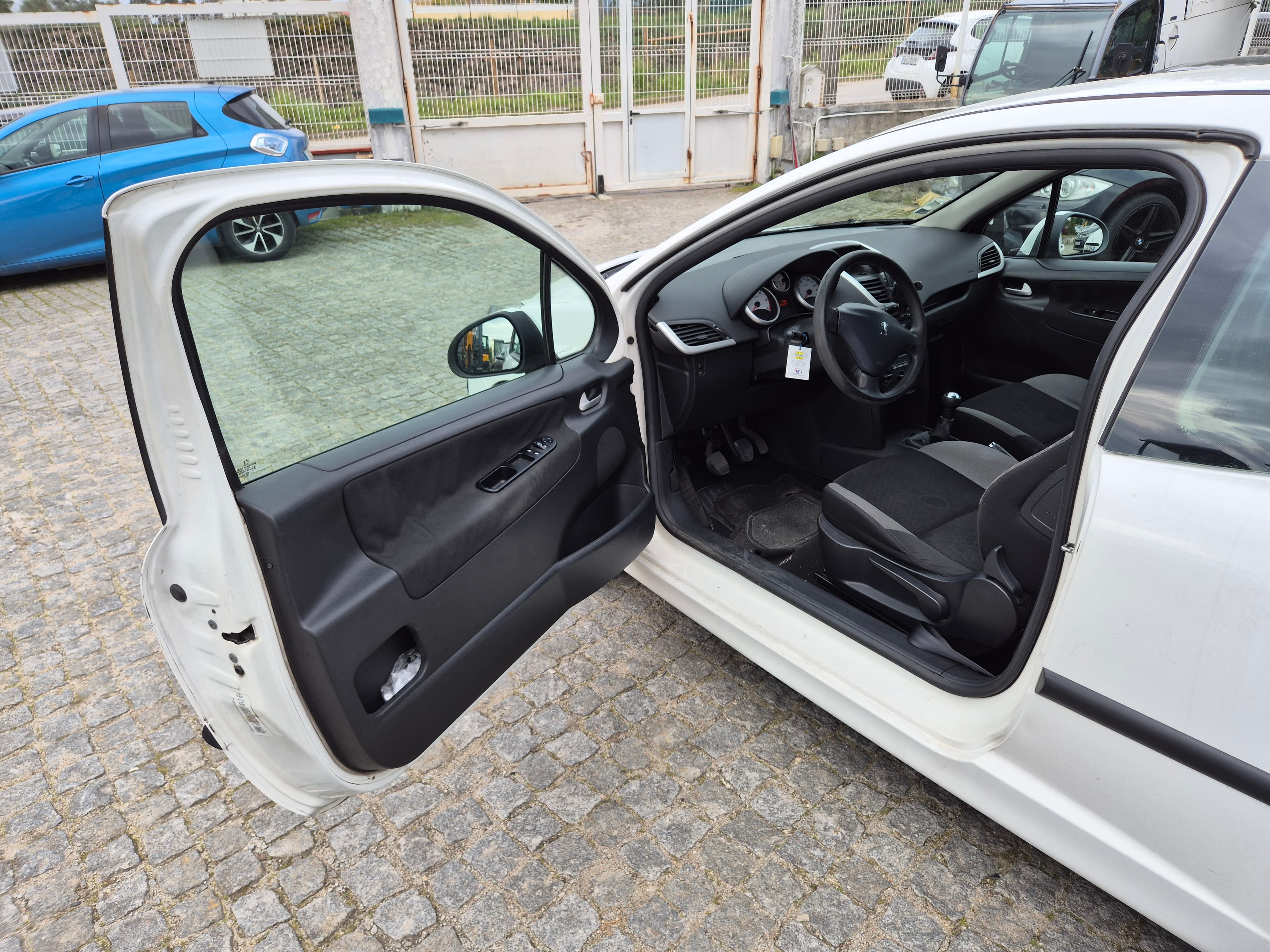 Peugeot 207 · Ano 2009 — imagem 17