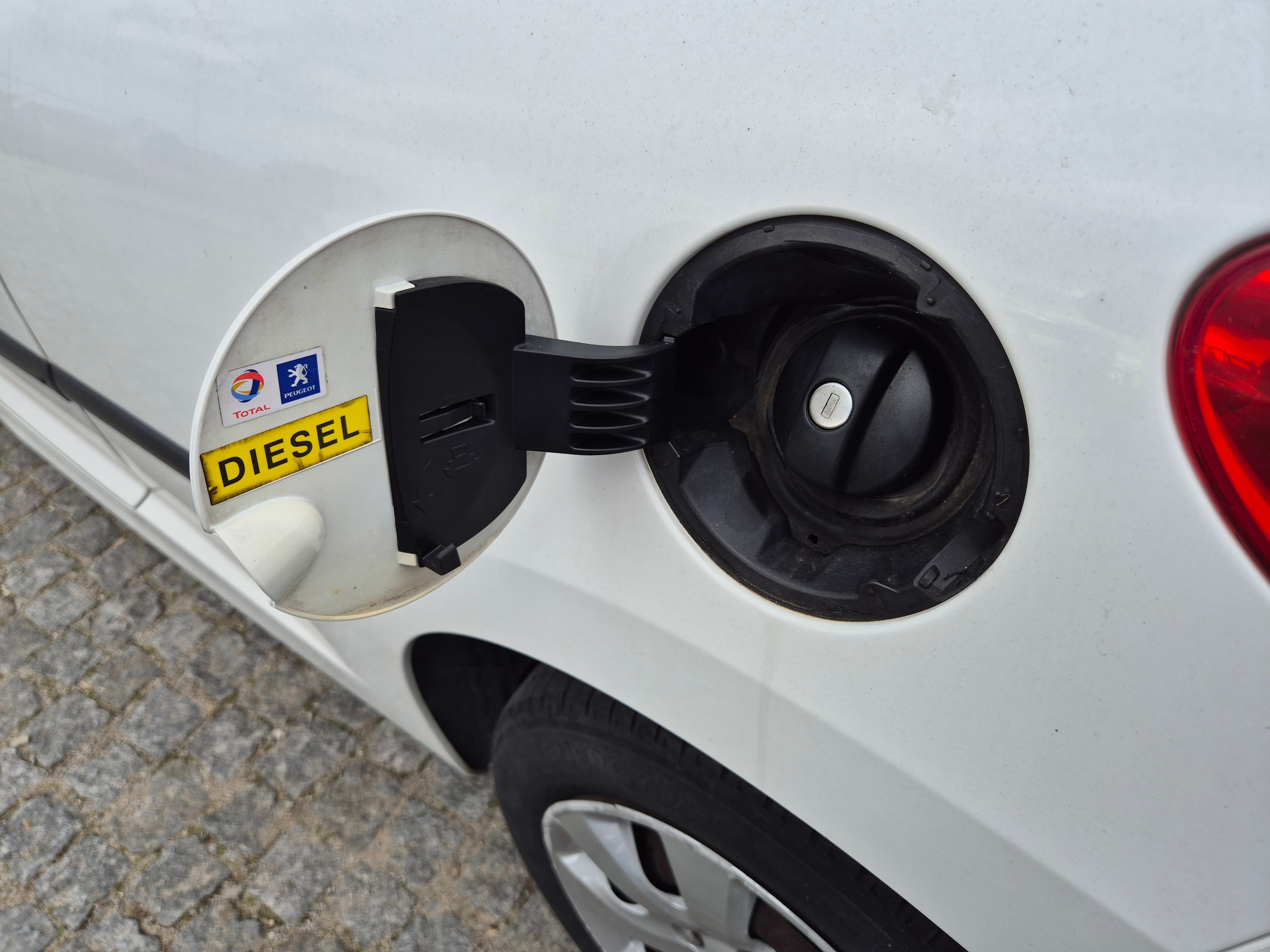 Peugeot 207 · Ano 2009 — imagem 13