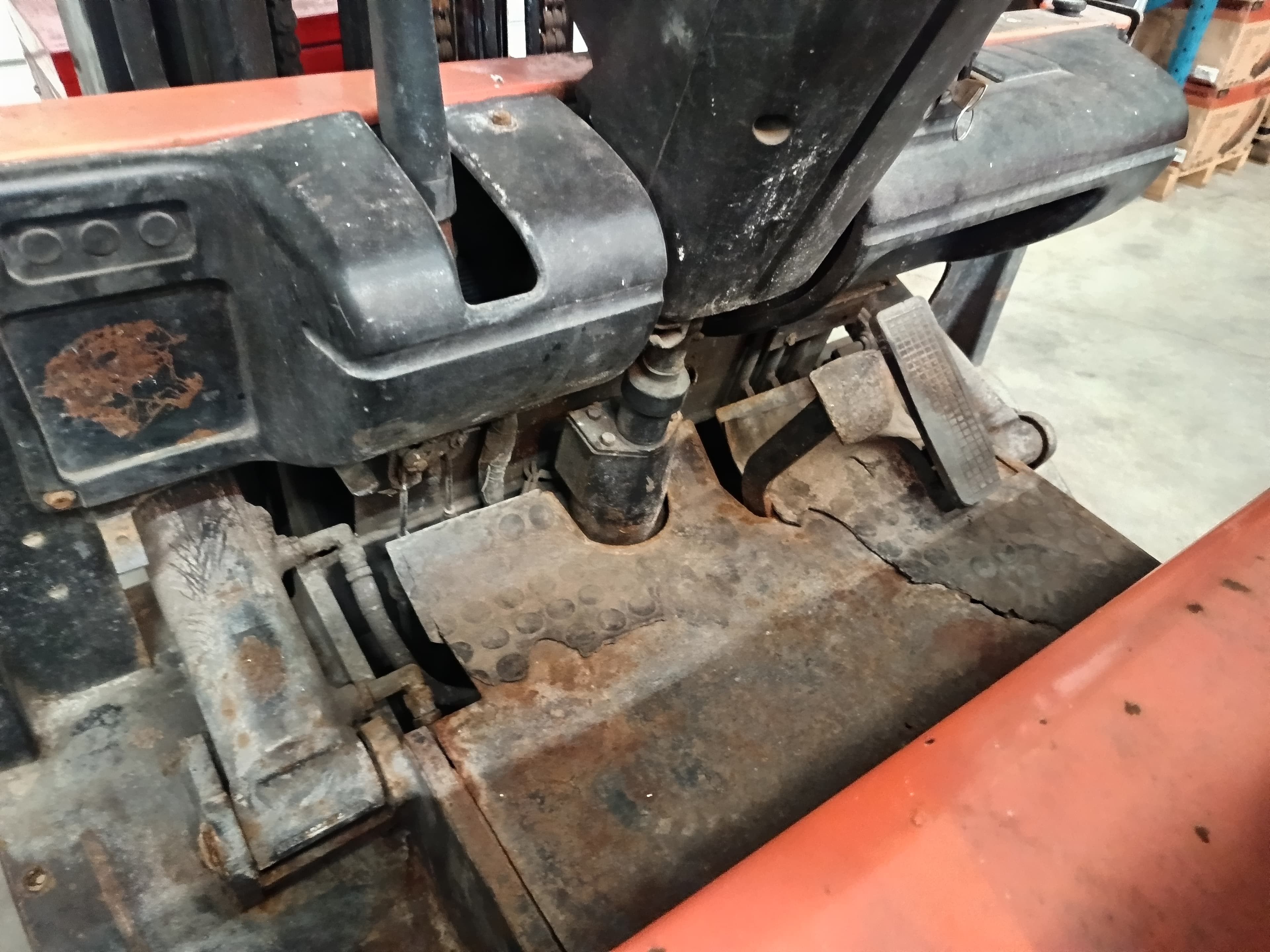 Empilhador Toyota 20 — image 14