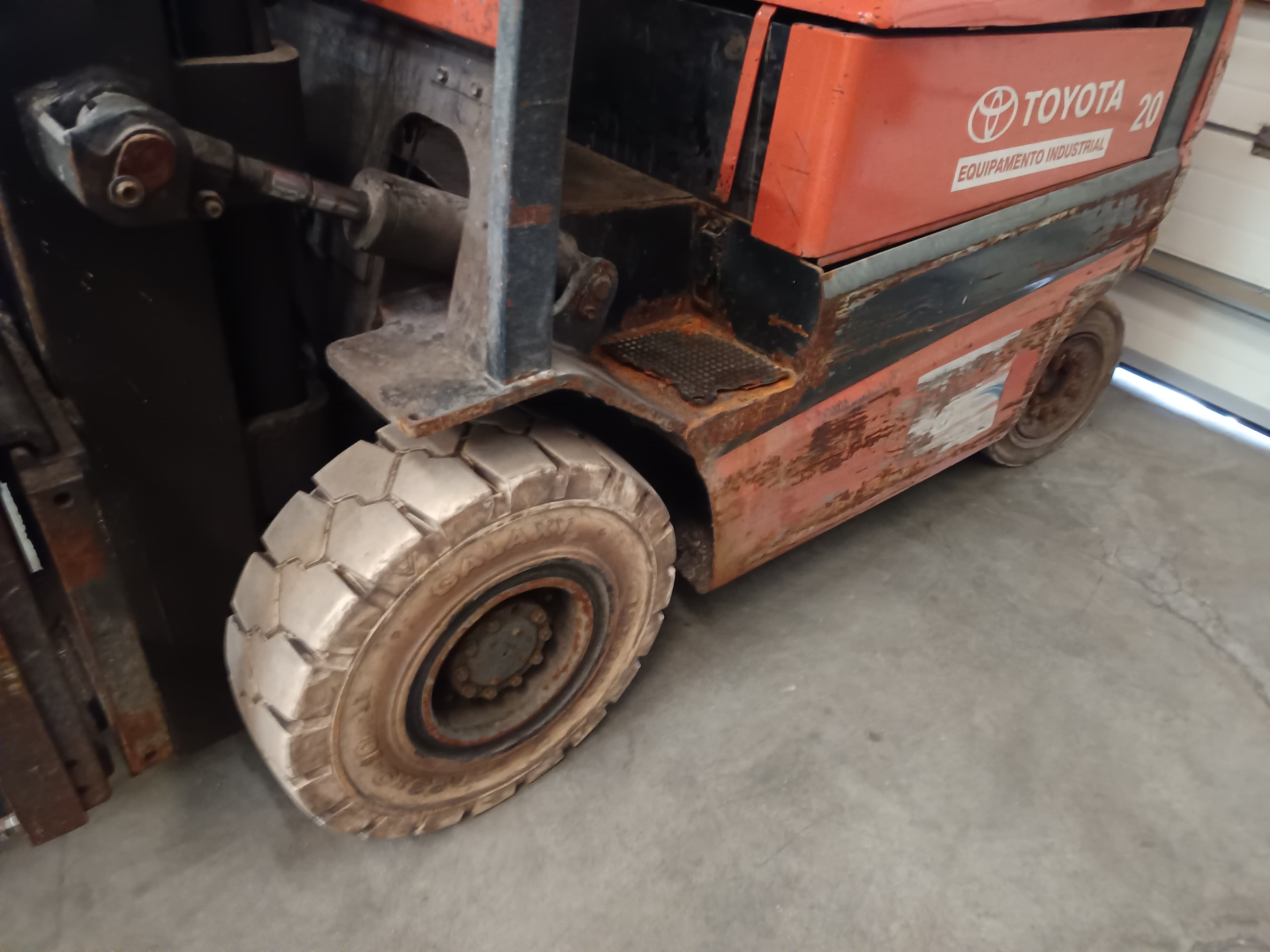 Empilhador Toyota 20 — image 7
