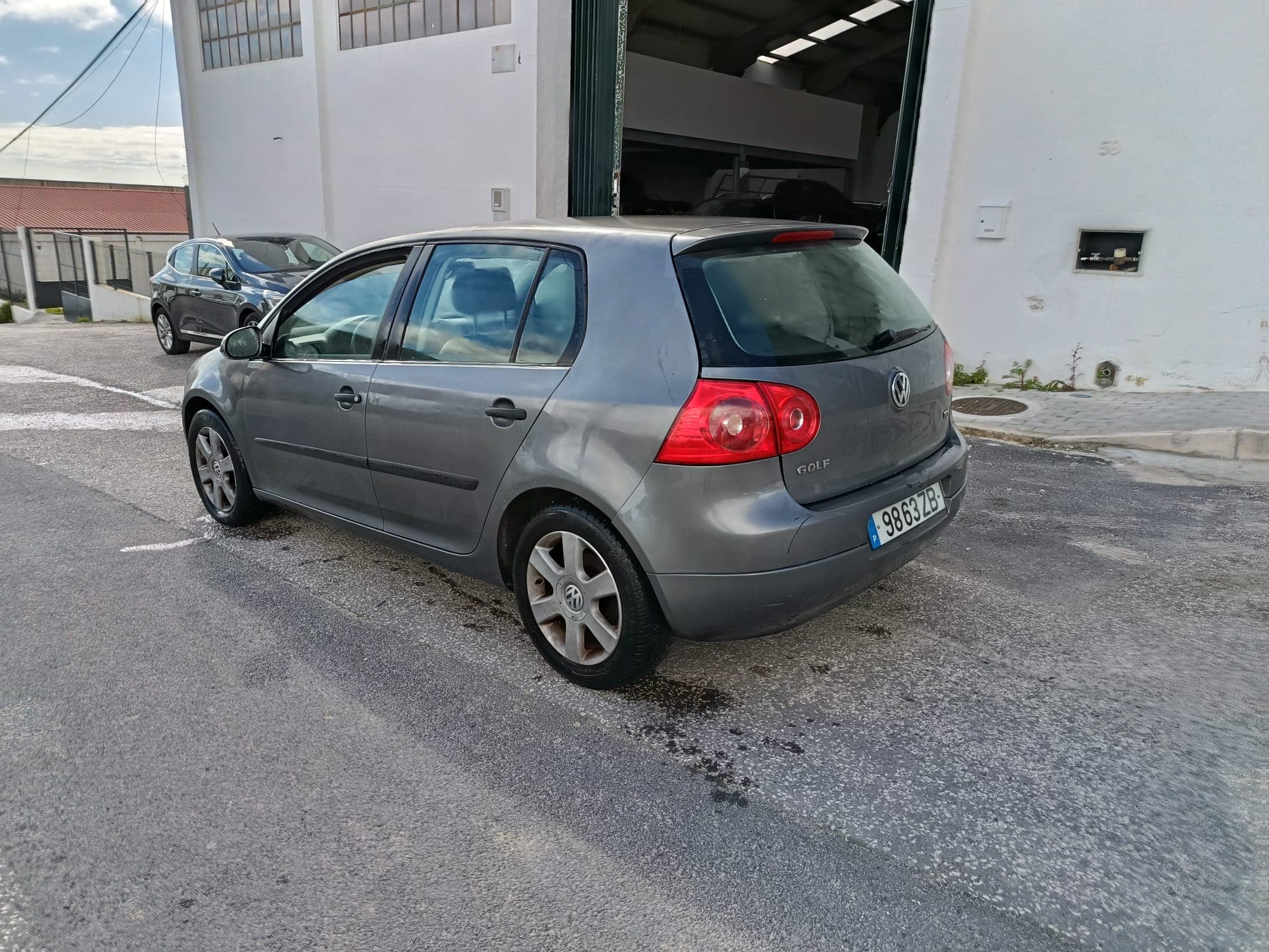 Volkswagen Golf · Ano 2004 — image 4