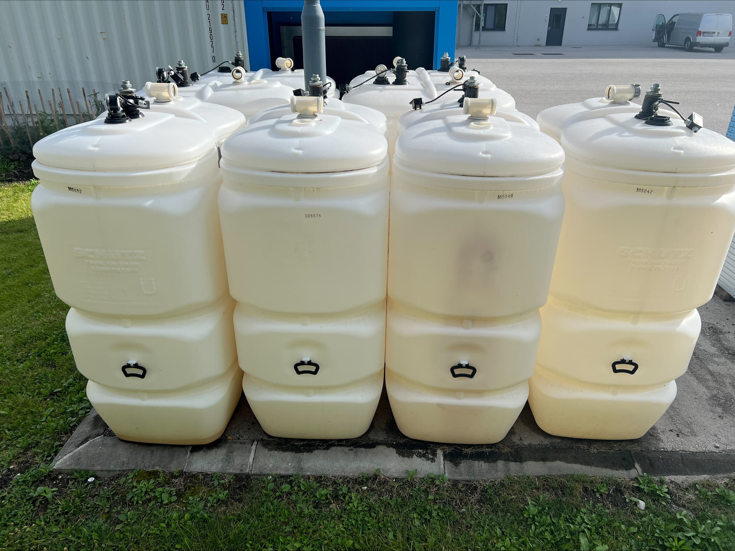 DIESEL GENERATOR SET 400 KVA AND 8 × 1000L FUEL TANKS — image 3