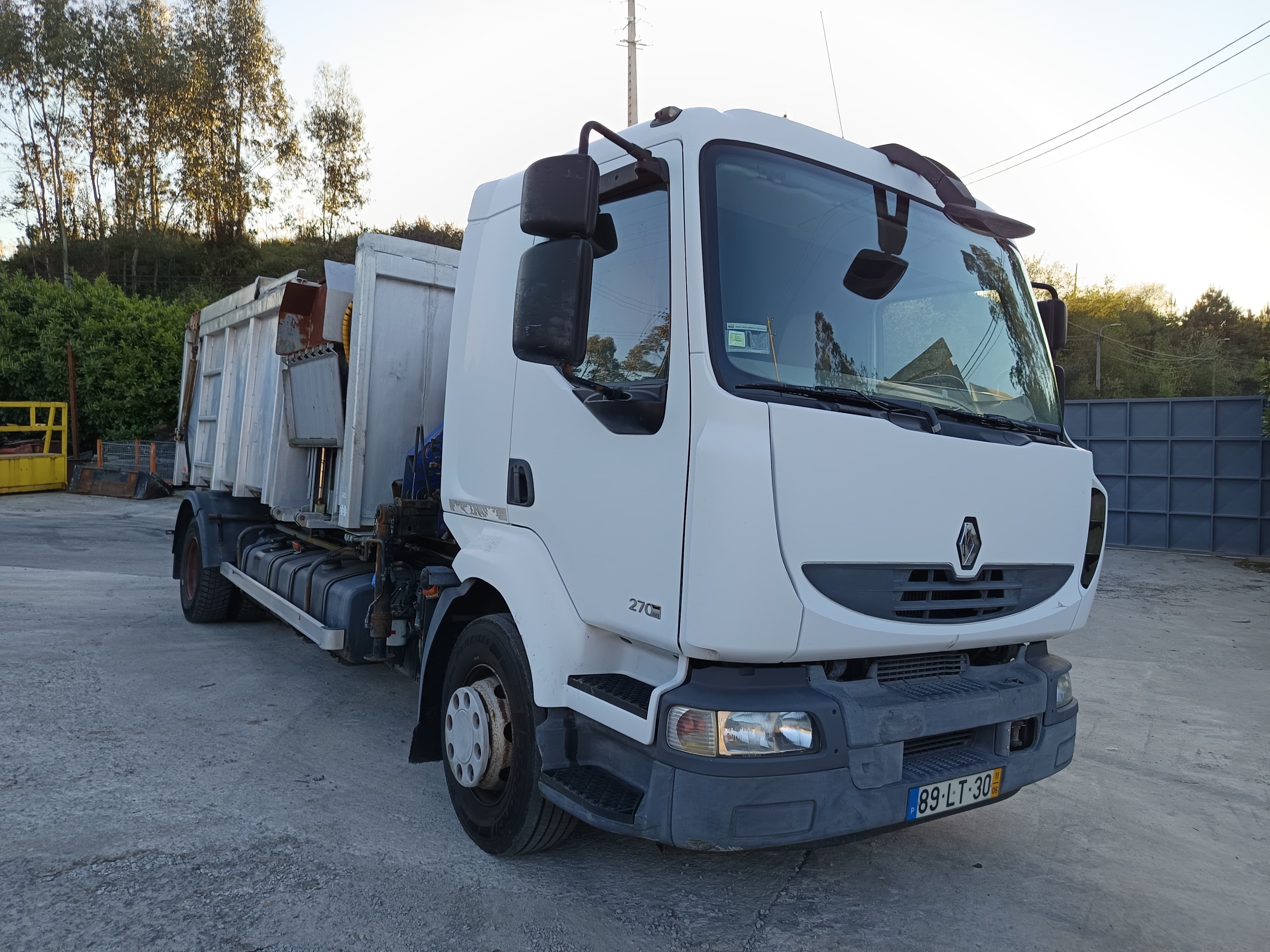 Renault 270 · Ano 2011 — image 3