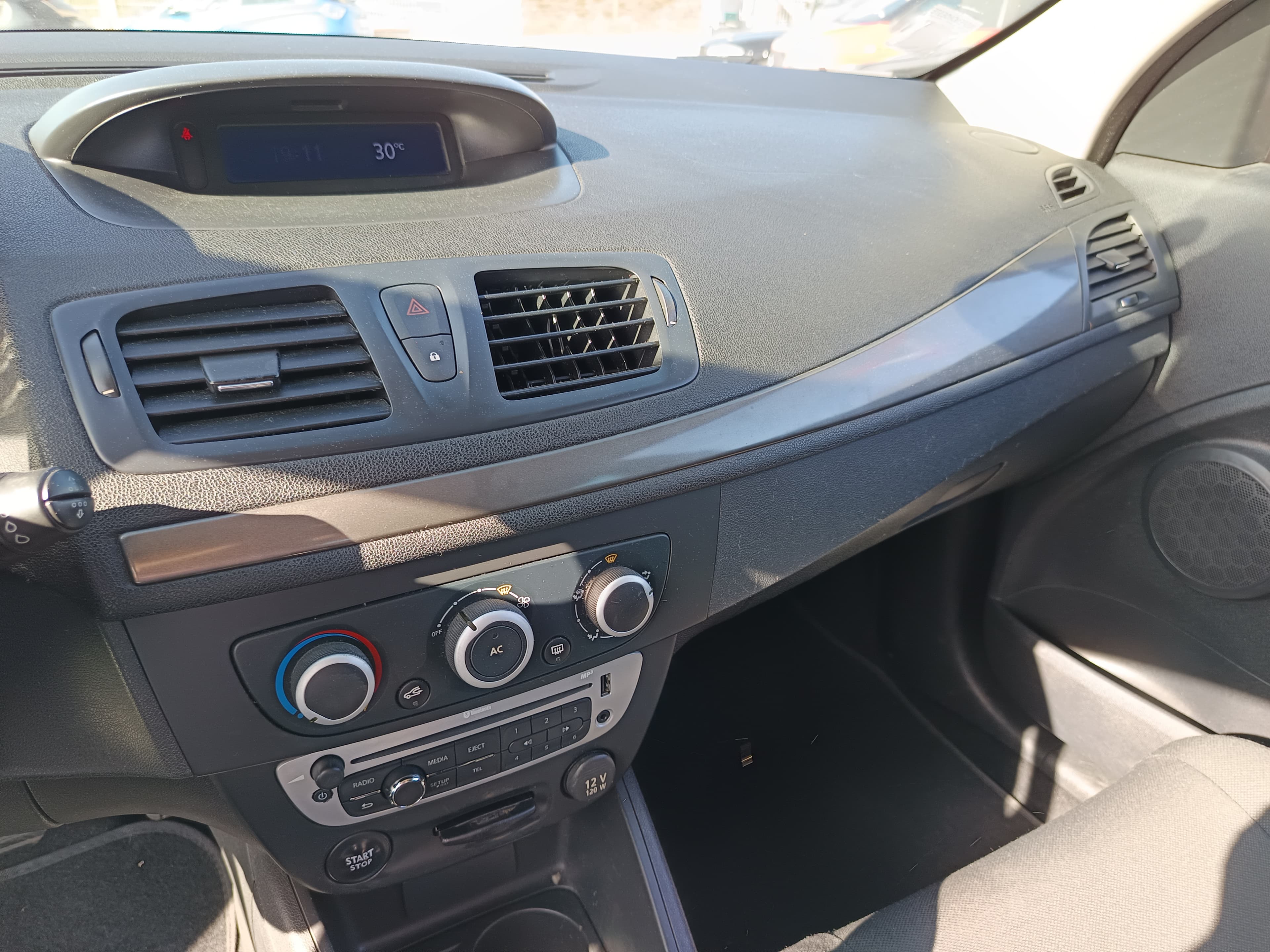 Renault Mégane · Ano 2013 — imagem 35