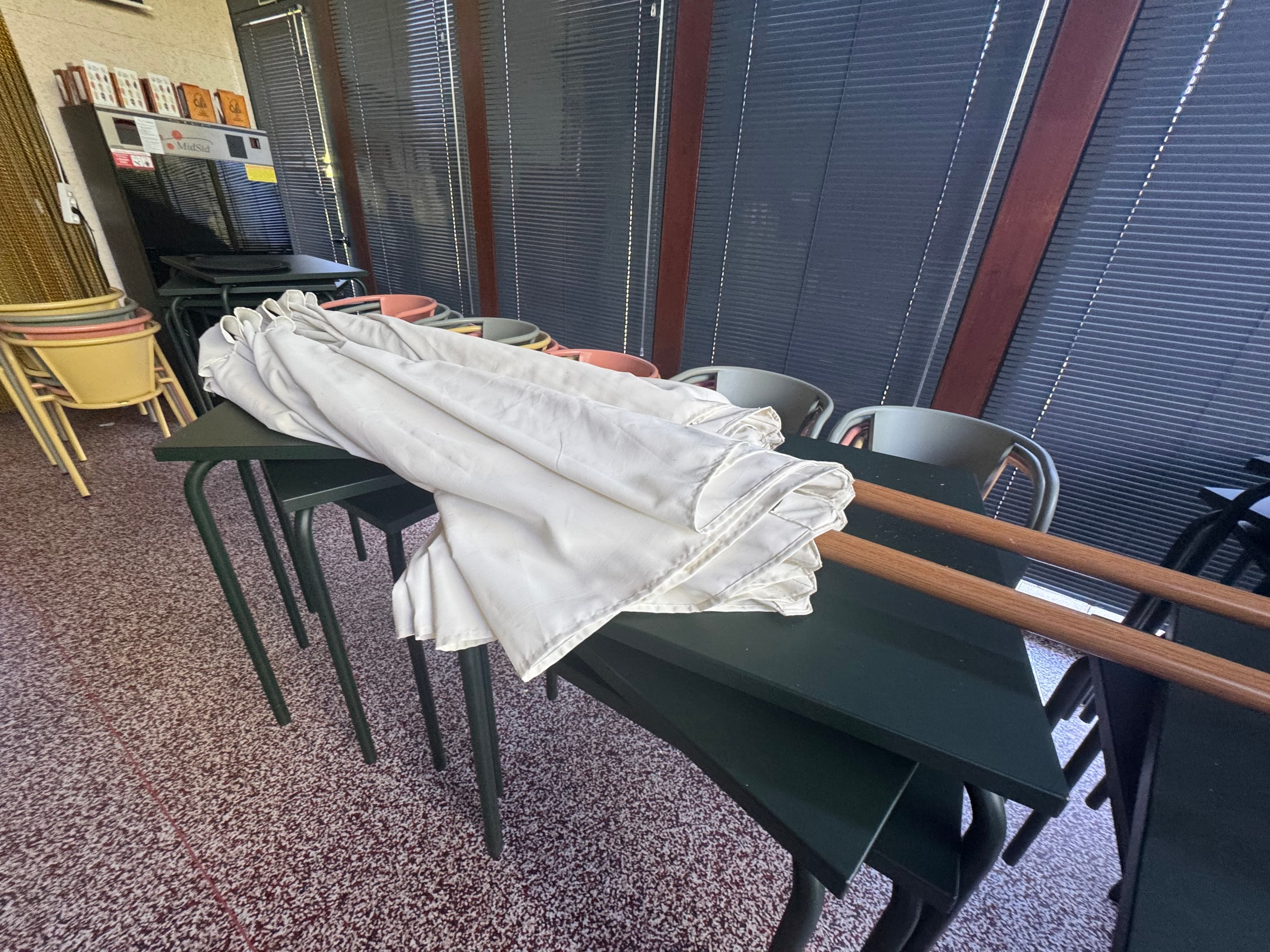 Equipamentos · Mobiliário — image 11