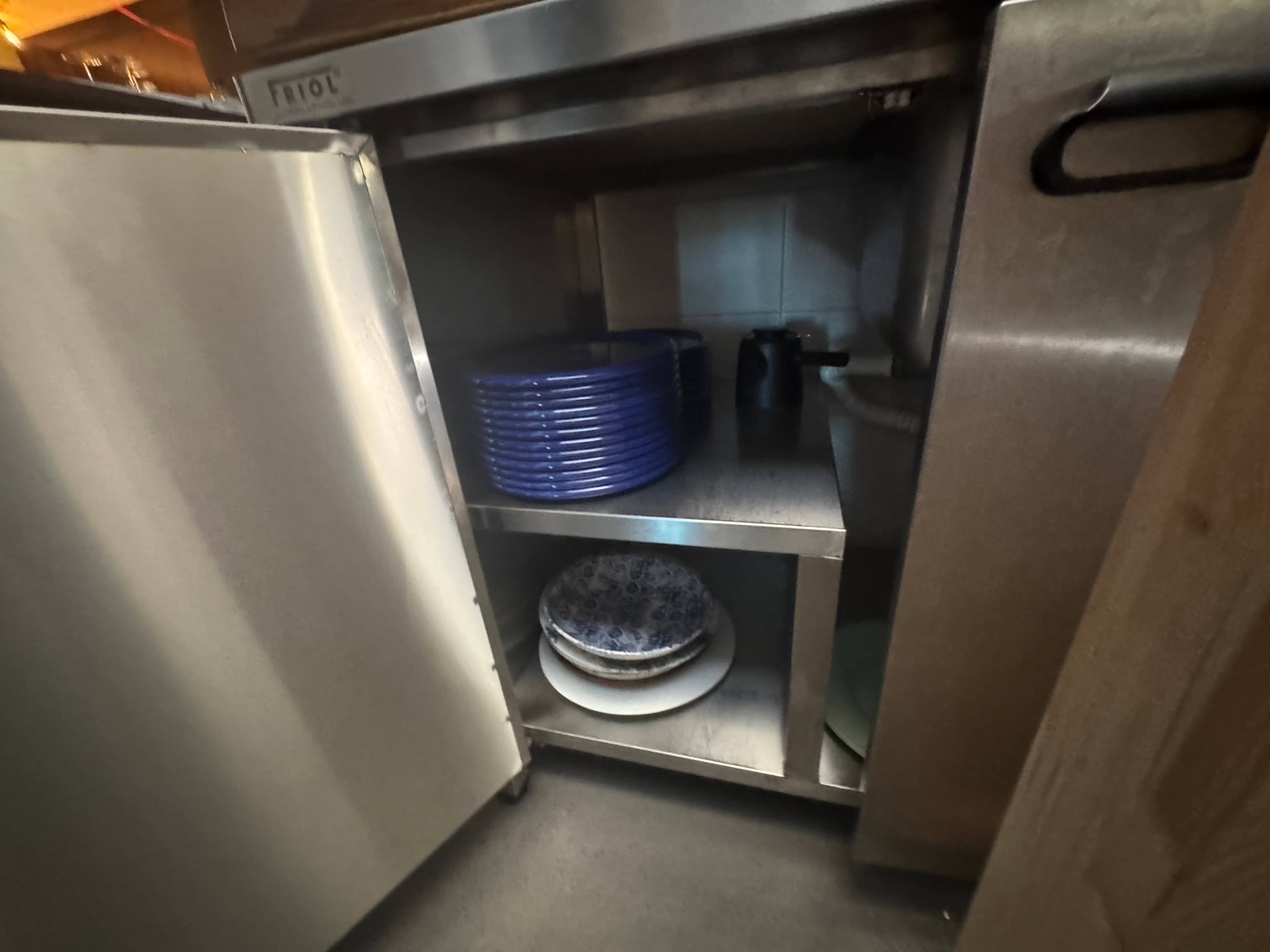 Equipamentos e Mobiliário de Cozinha — imagem 9