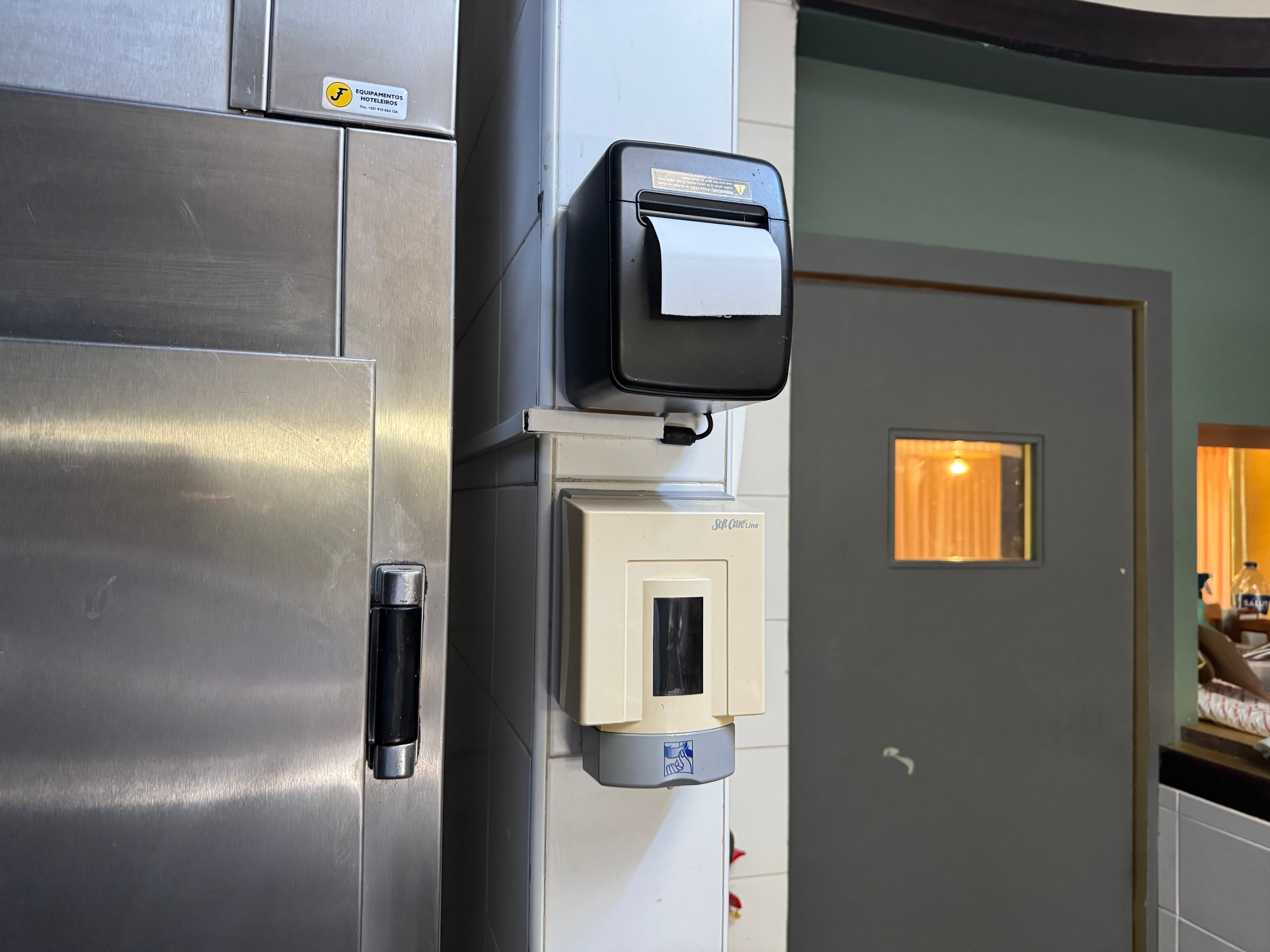 Equipamentos e Mobiliário de Cozinha — imagem 14