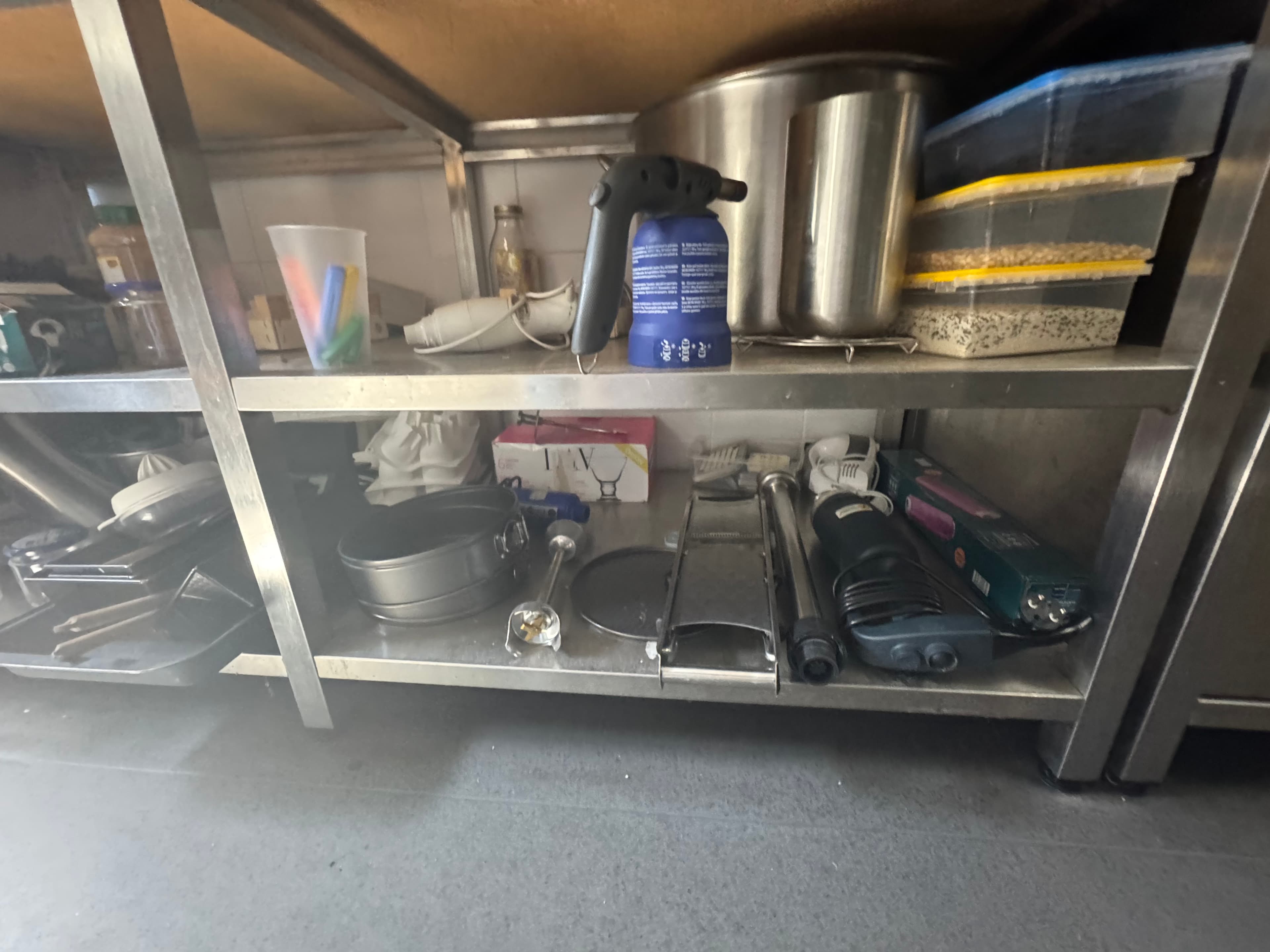 Equipamentos e Mobiliário de Cozinha — imagem 8