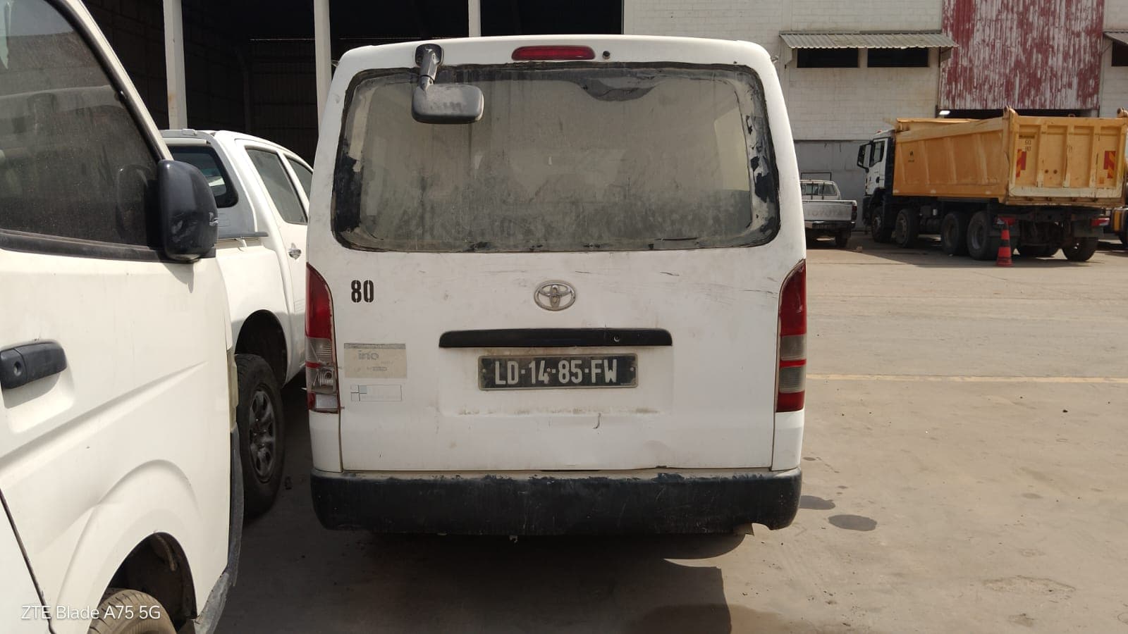 Mini-Autocarro TOYOTA HIACE 15 LUGARES 2.5 MT — imagem 4