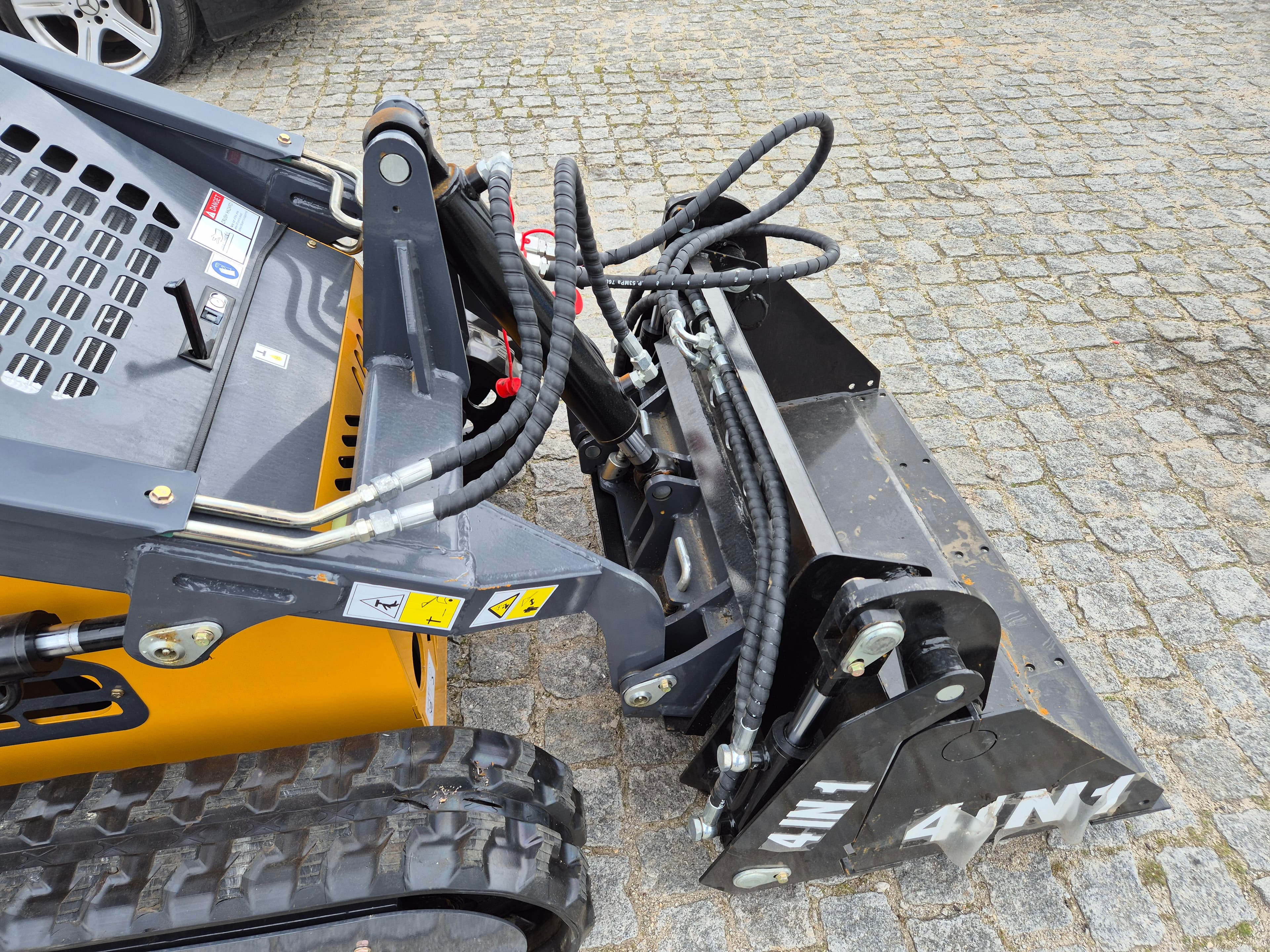 Mini Giratória Infront YF380 · Ano 2025 — imagem 7