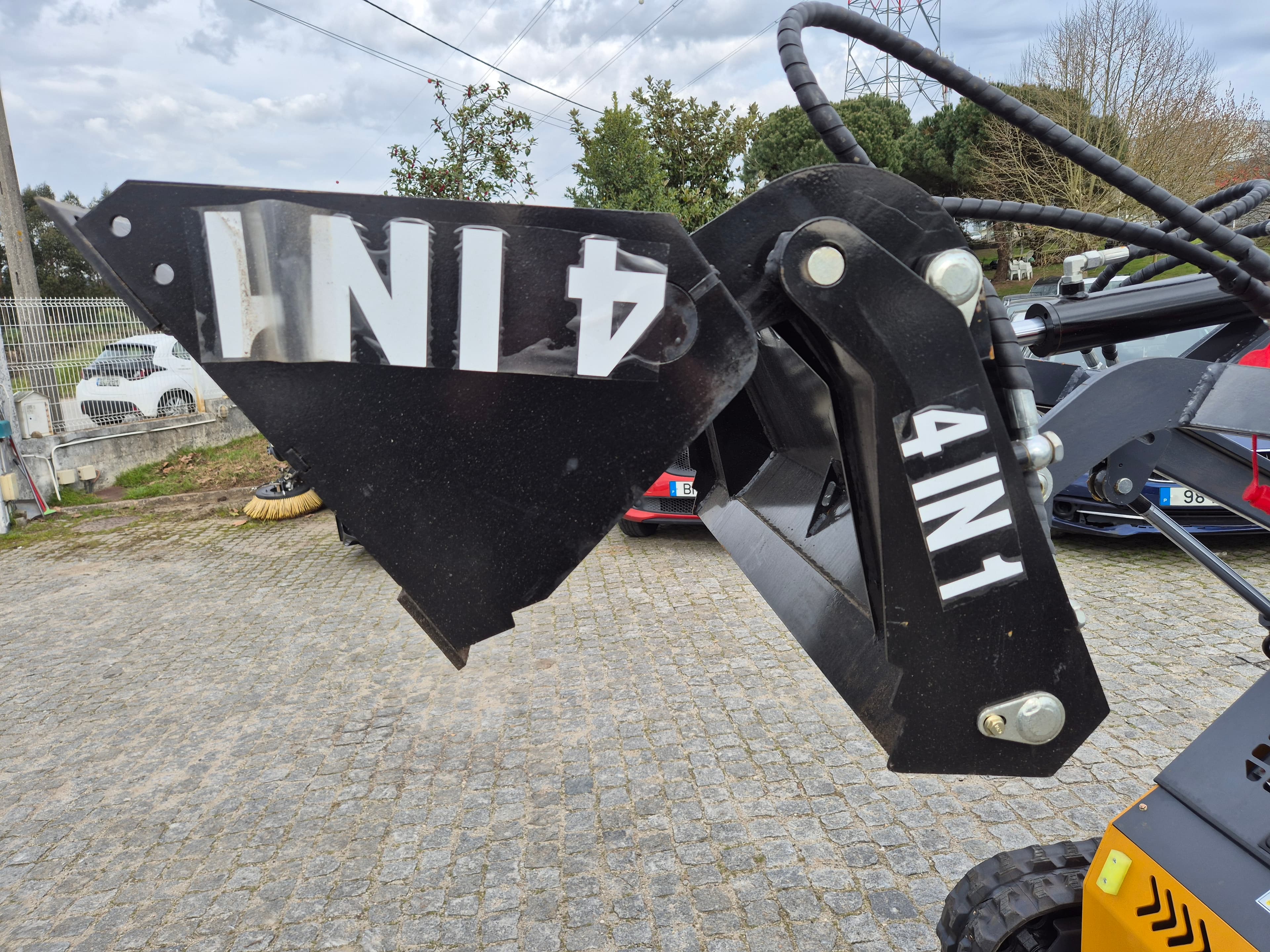 Mini Giratória Infront YF380 · Ano 2025 — imagem 23