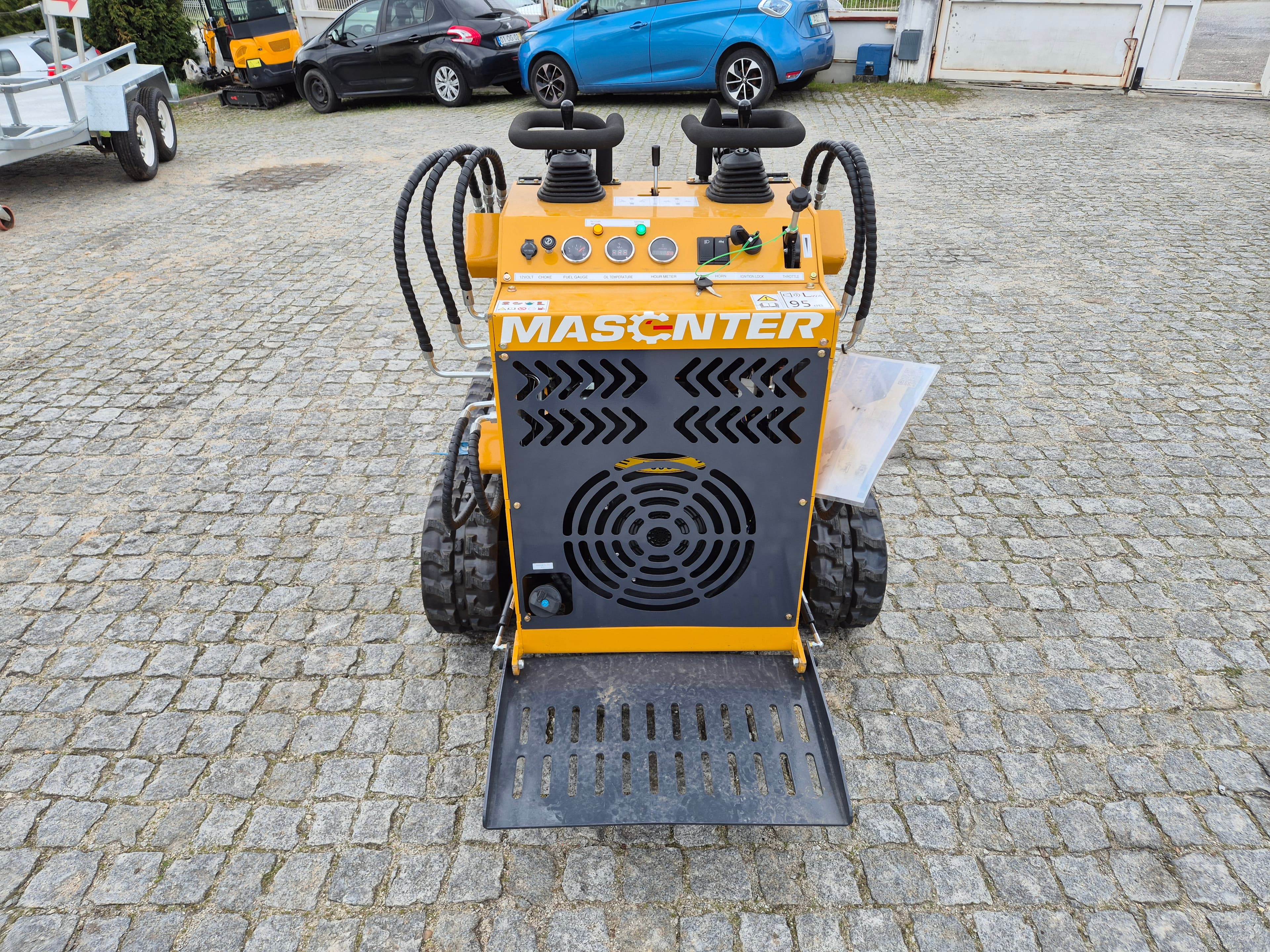 Mini Giratória Infront YF380 · Ano 2025 — imagem 5