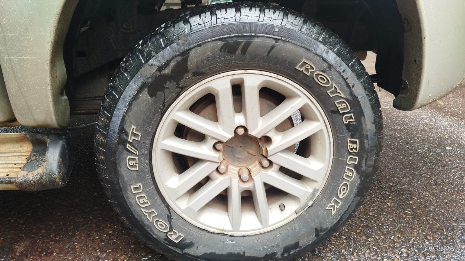 Toyota/Hilux D4D_ 3,10m - 2011 — imagem 2