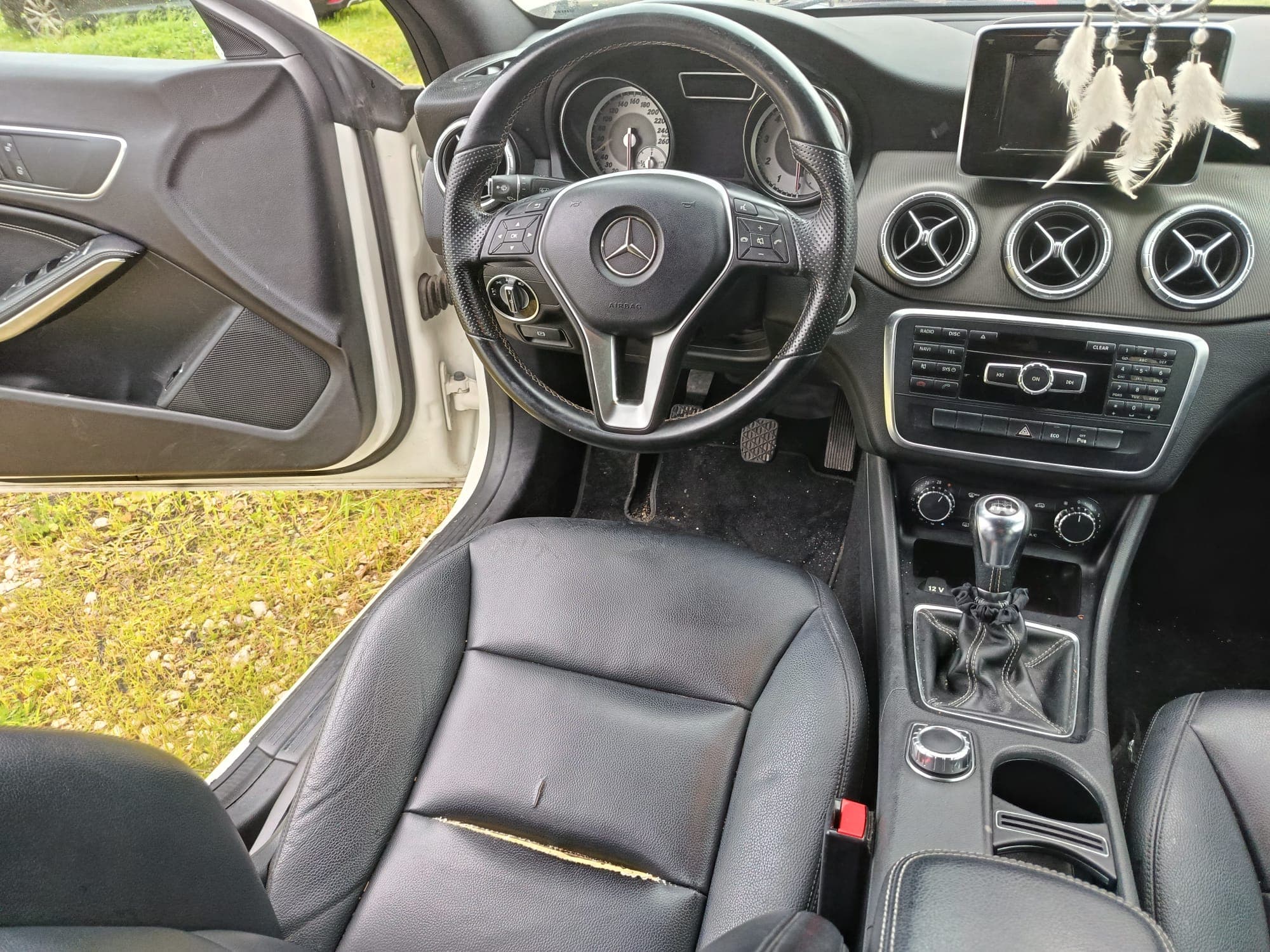 Mercedes-Benz CLA 200 AMG Sport · Ano 2013 — imagem 11