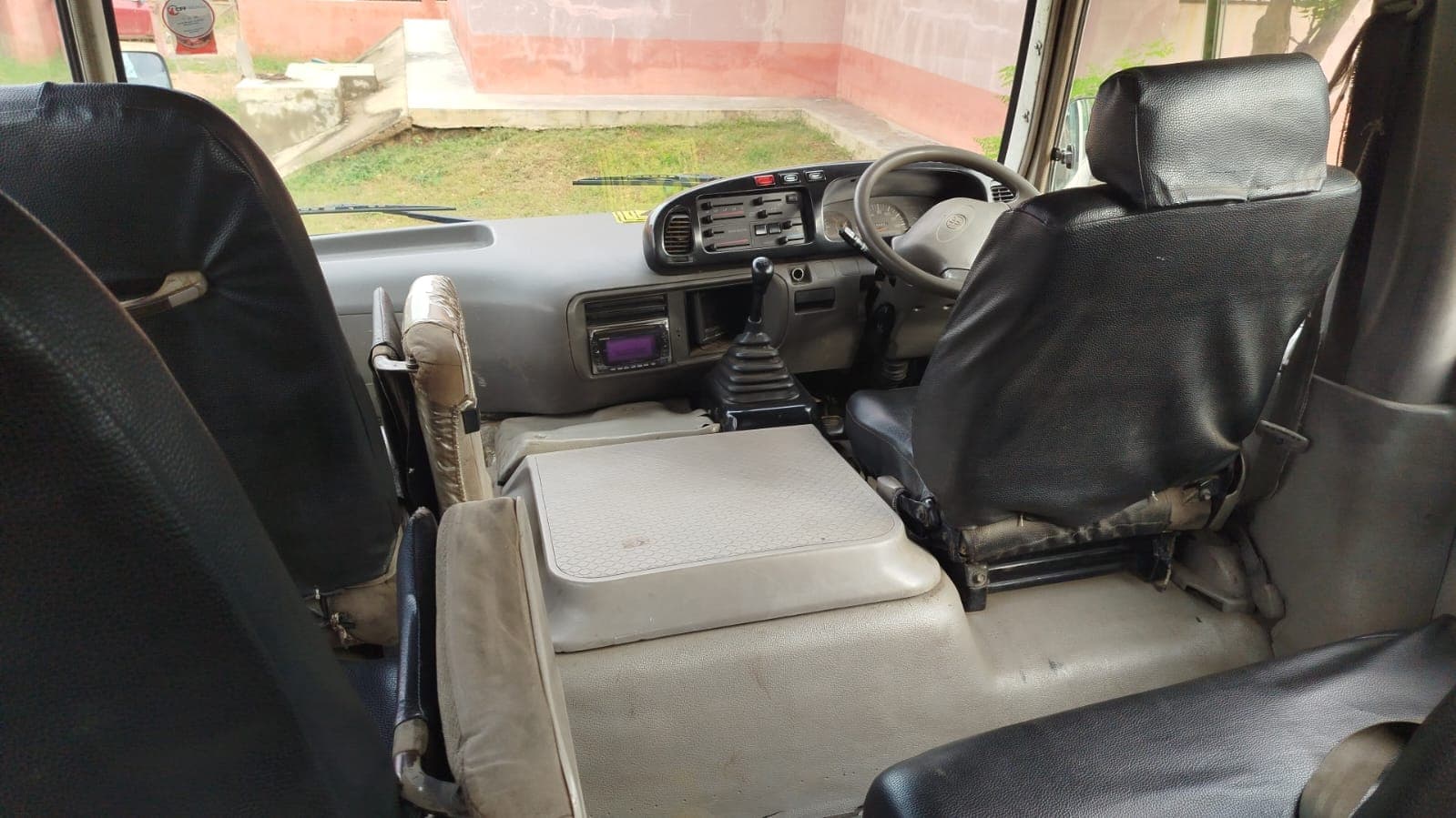 Toyota/Coaster - 2001 — image 12