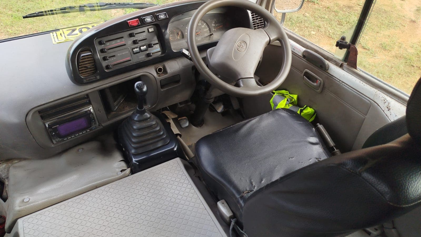 Toyota/Coaster - 2001 — image 6
