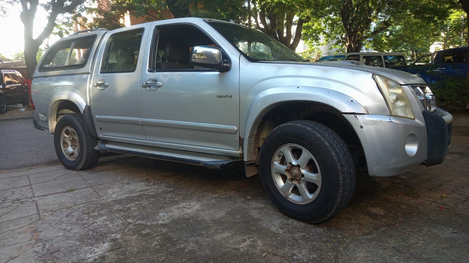 ISUZU/300kd 3.5m - 2010 — imagem 3