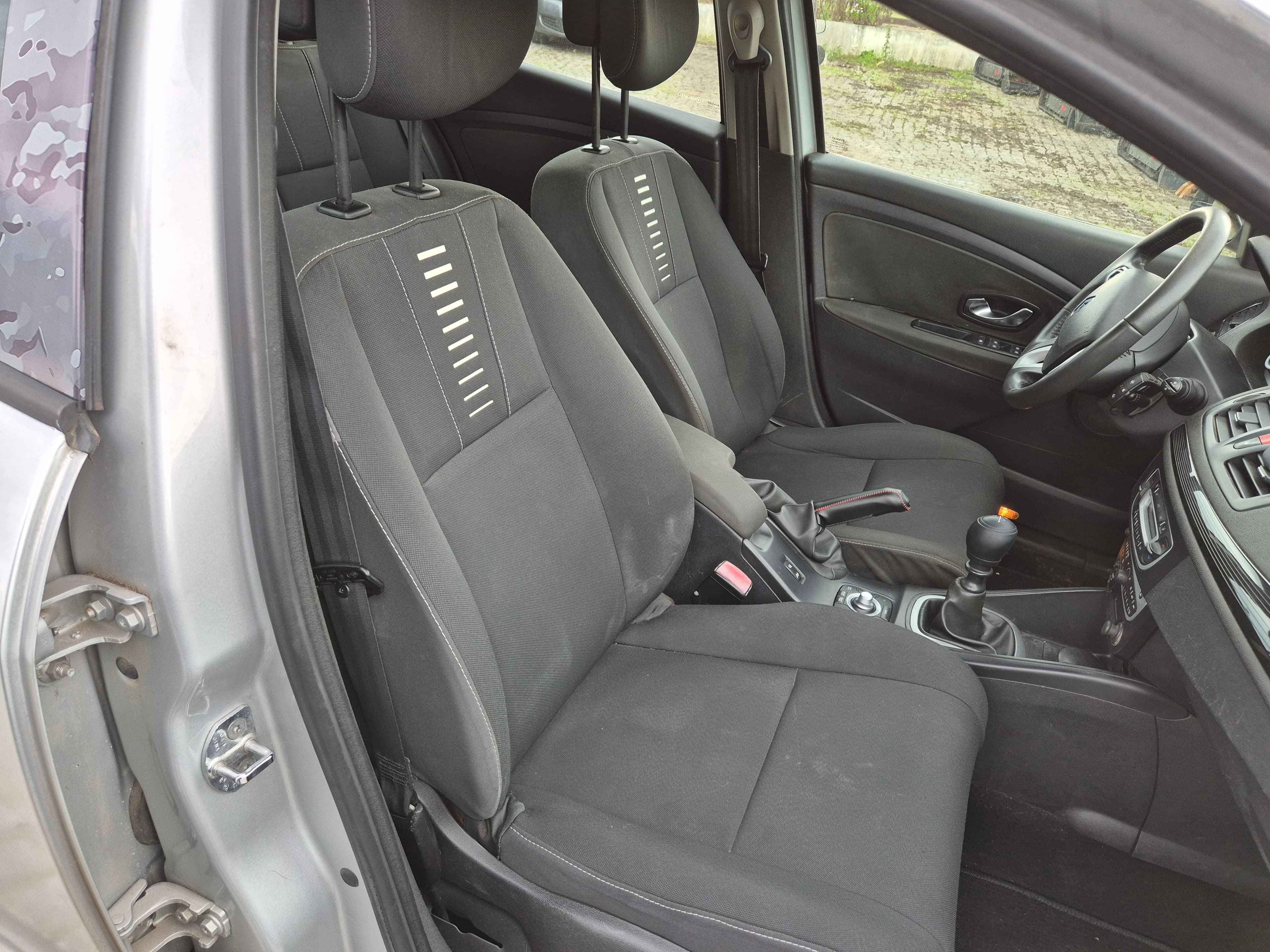 Renault Mégane · Ano 2011 — imagem 28