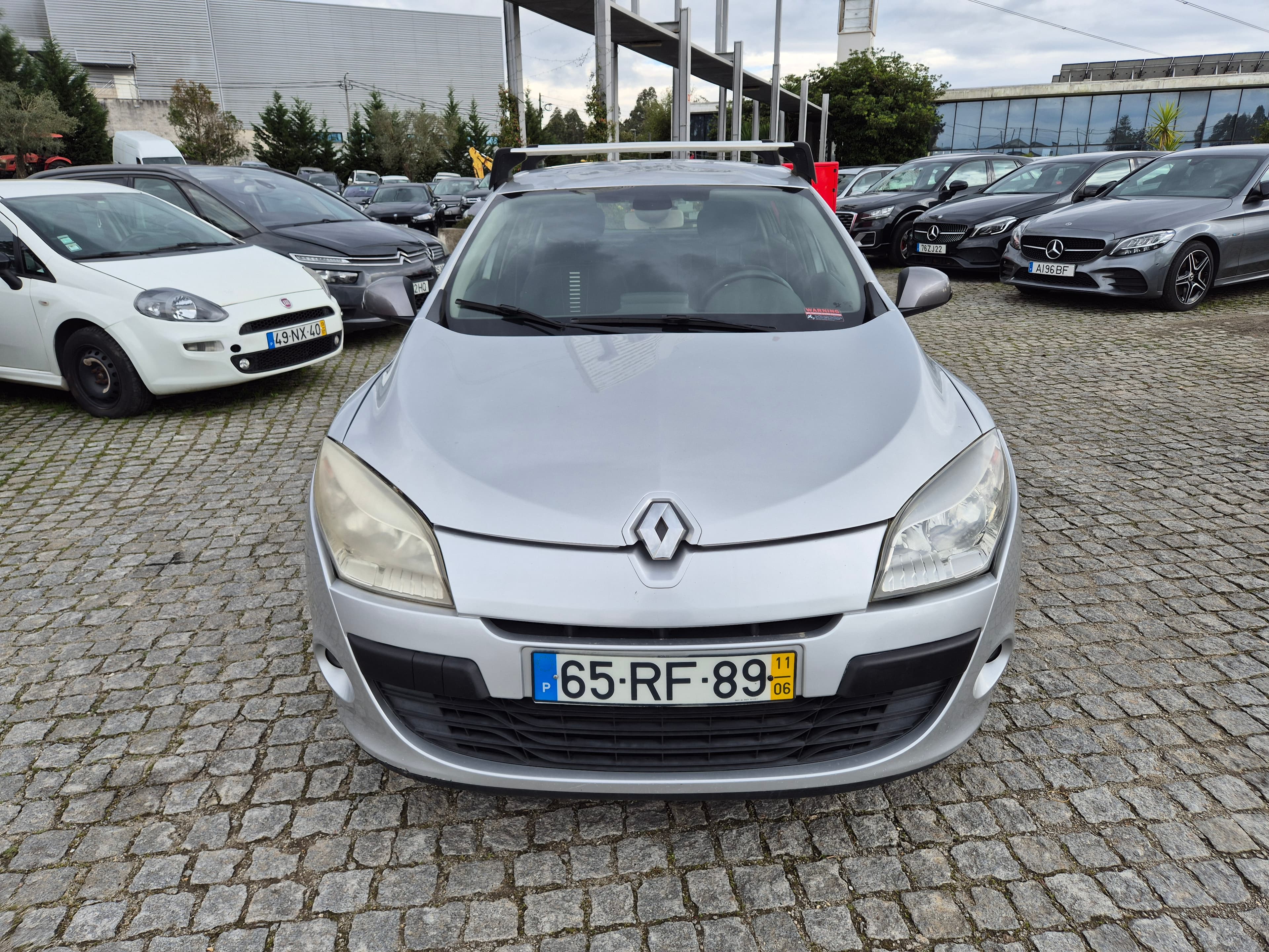 Renault Mégane · Ano 2011 — imagem 2