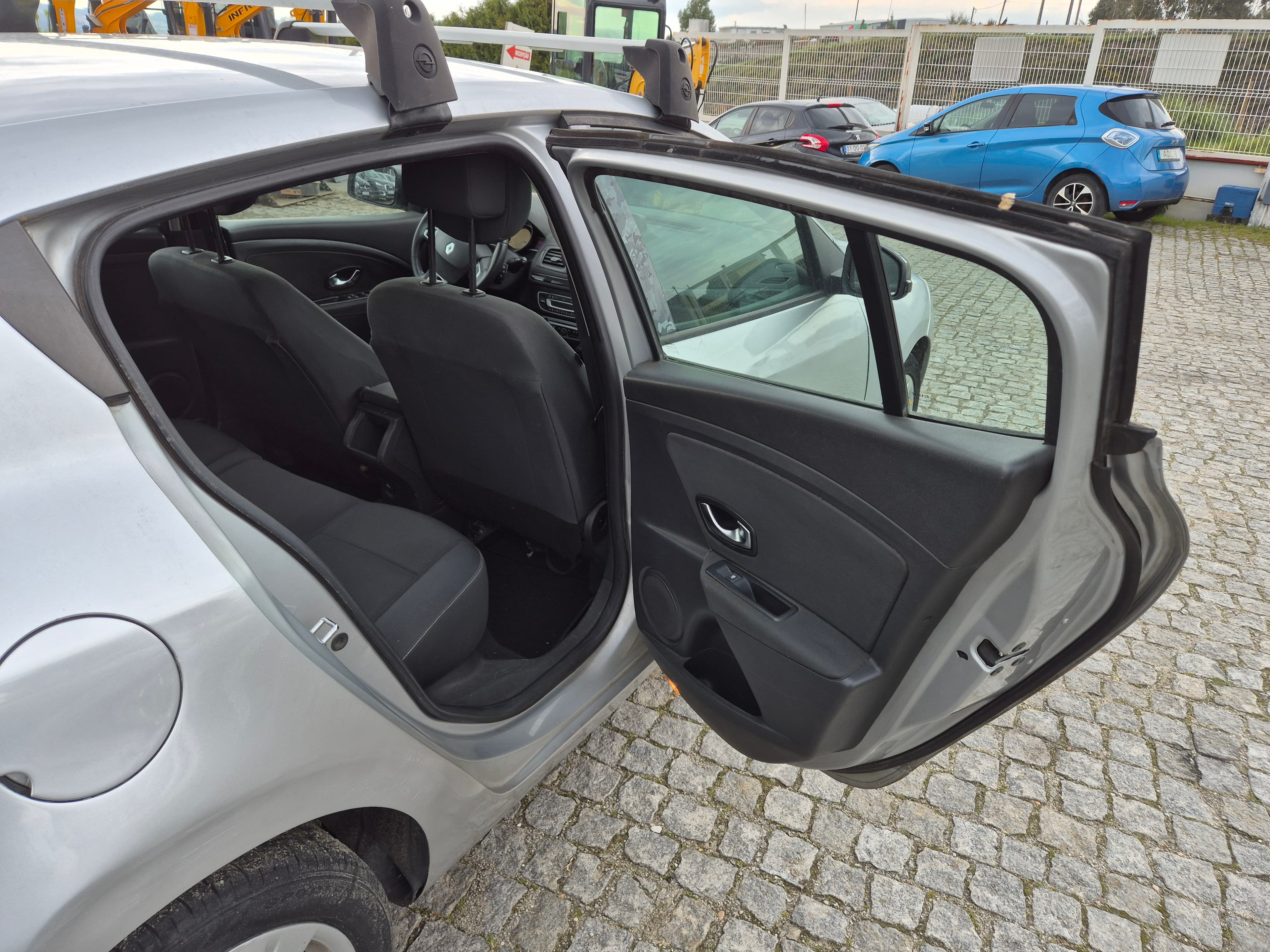 Renault Mégane · Ano 2011 — imagem 23