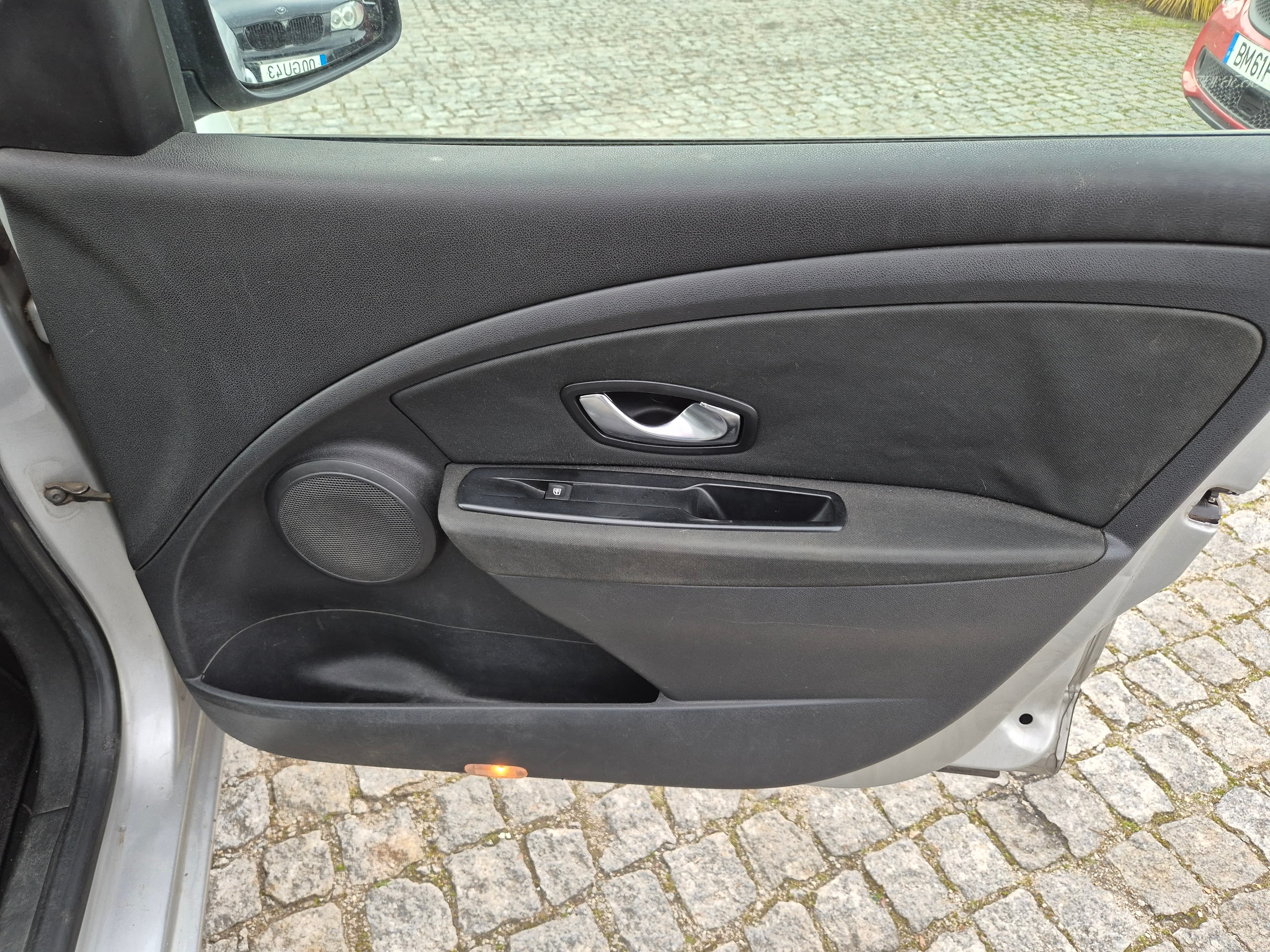 Renault Mégane · Ano 2011 — imagem 27