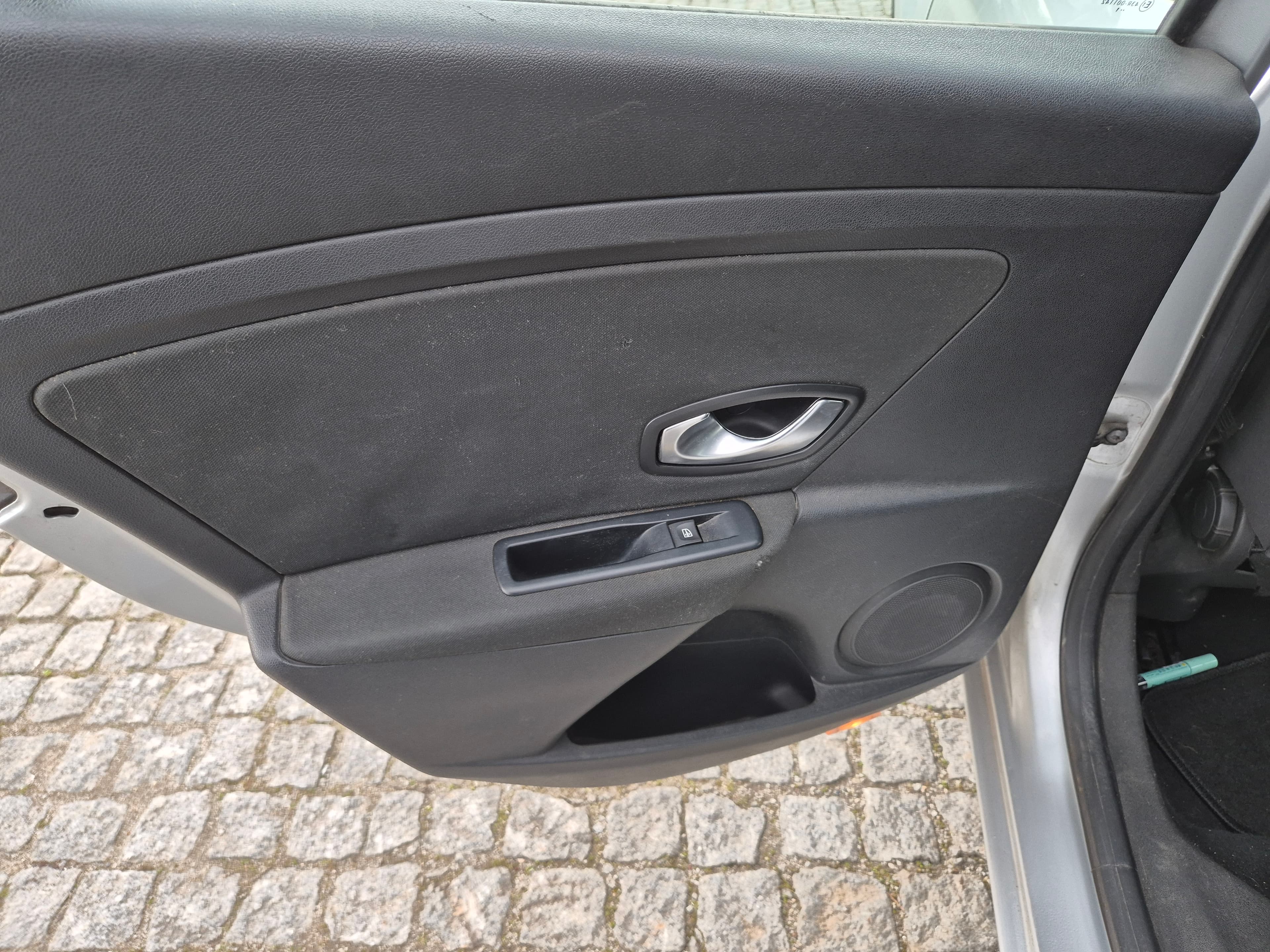 Renault Mégane · Ano 2011 — imagem 21