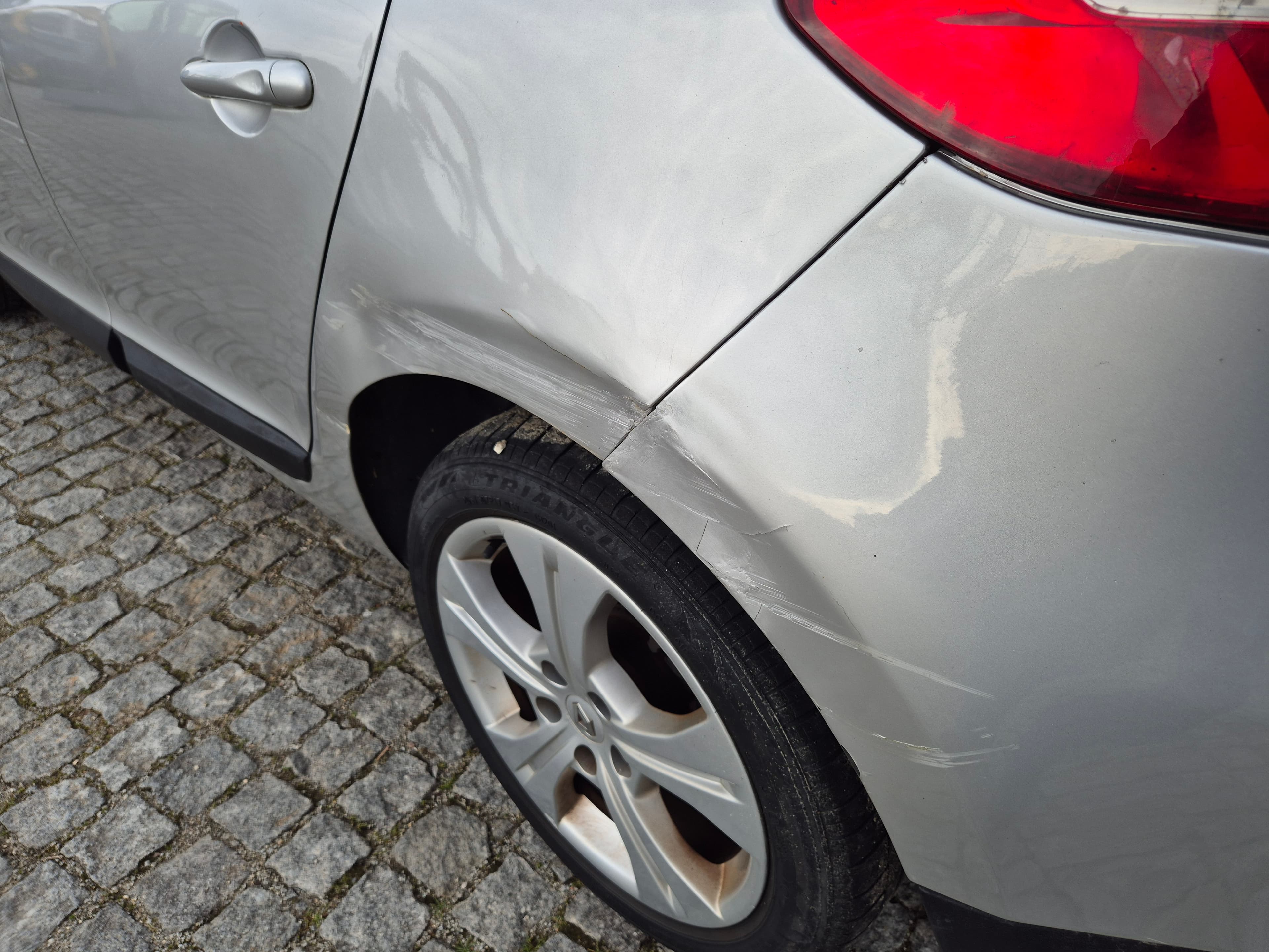 Renault Mégane · Ano 2011 — imagem 14