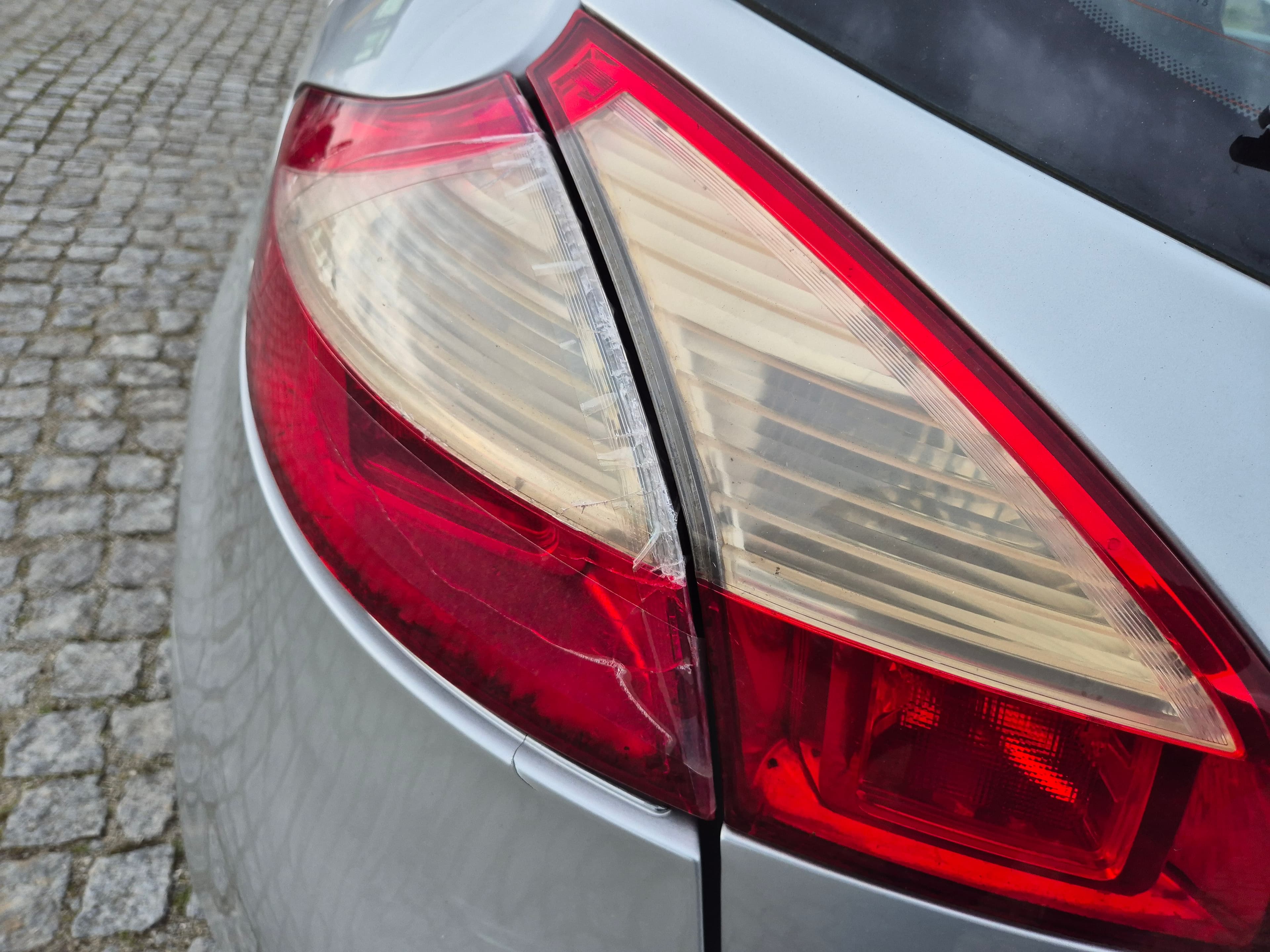 Renault Mégane · Ano 2011 — imagem 16