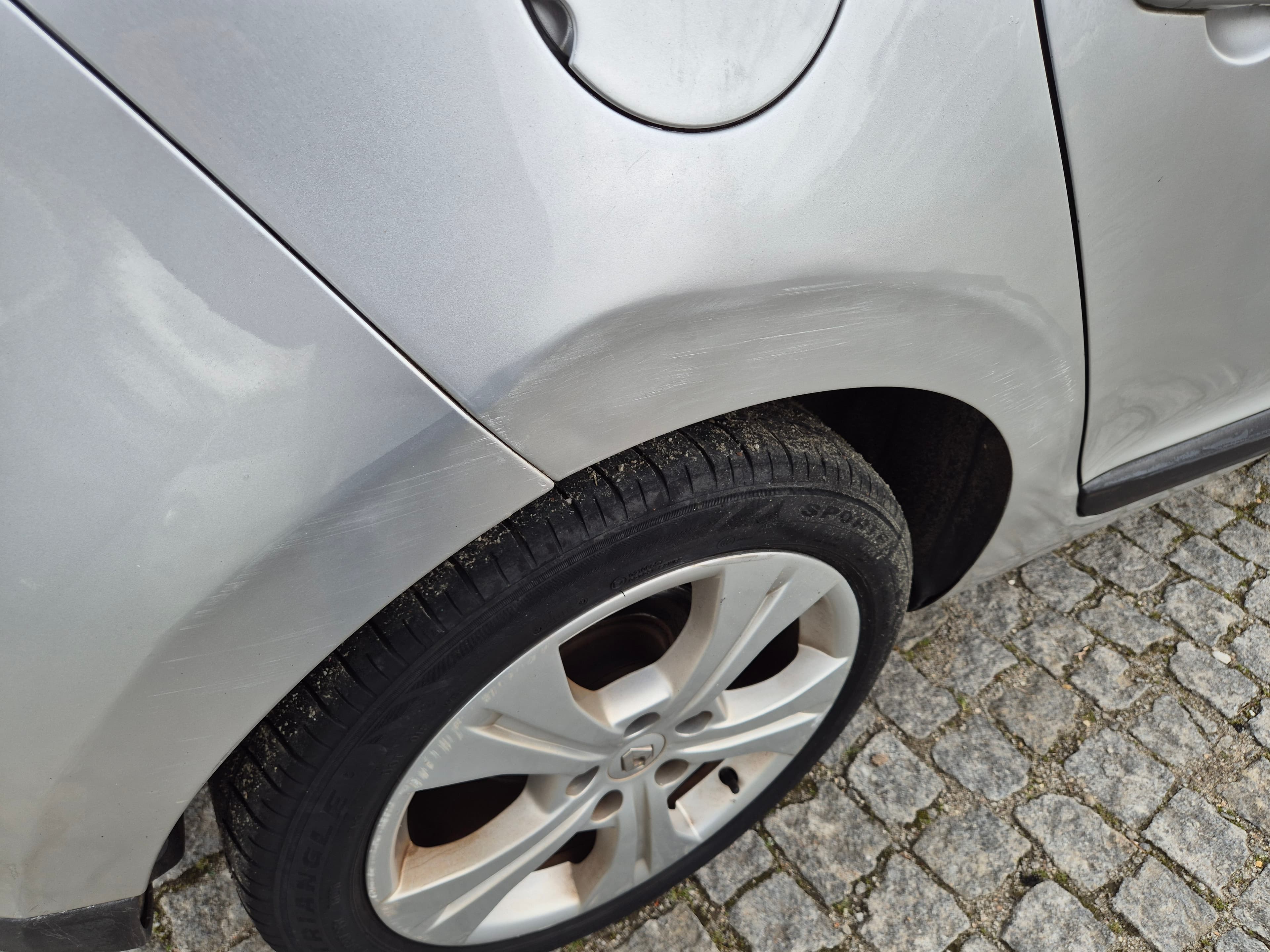 Renault Mégane · Ano 2011 — imagem 12