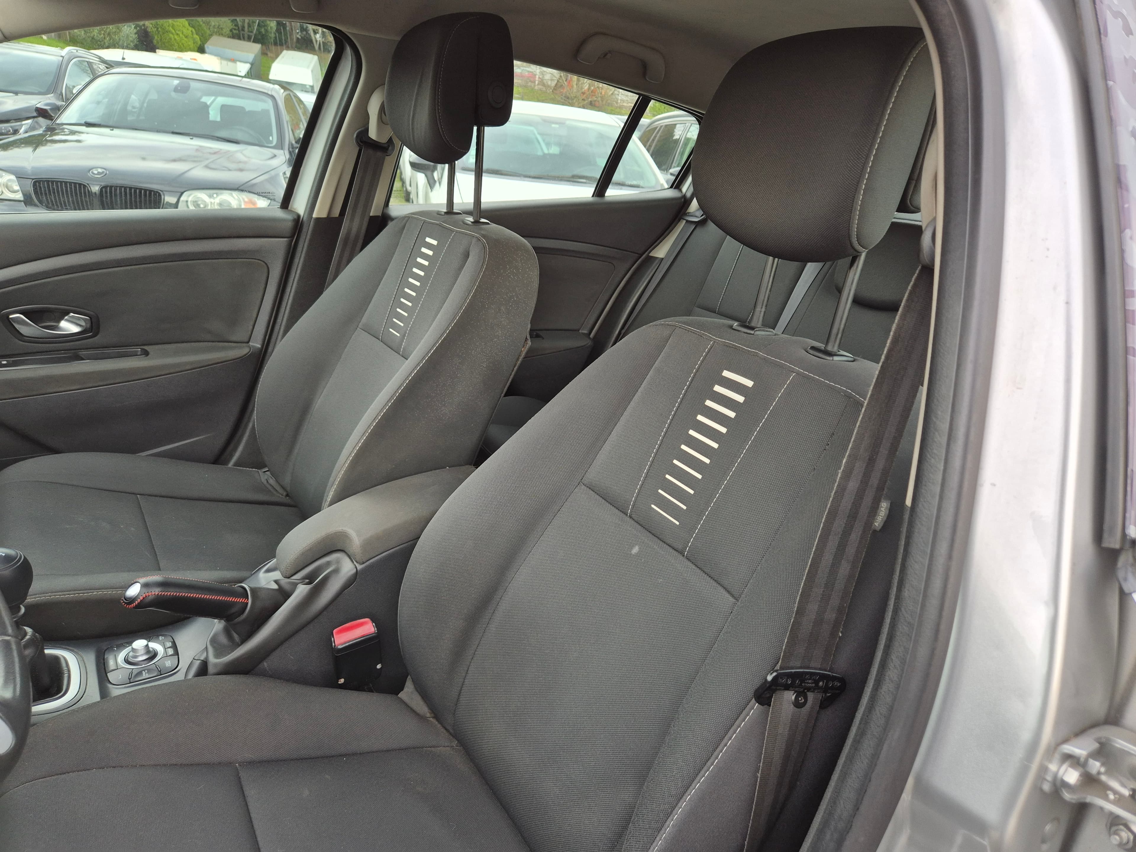Renault Mégane · Ano 2011 — imagem 31