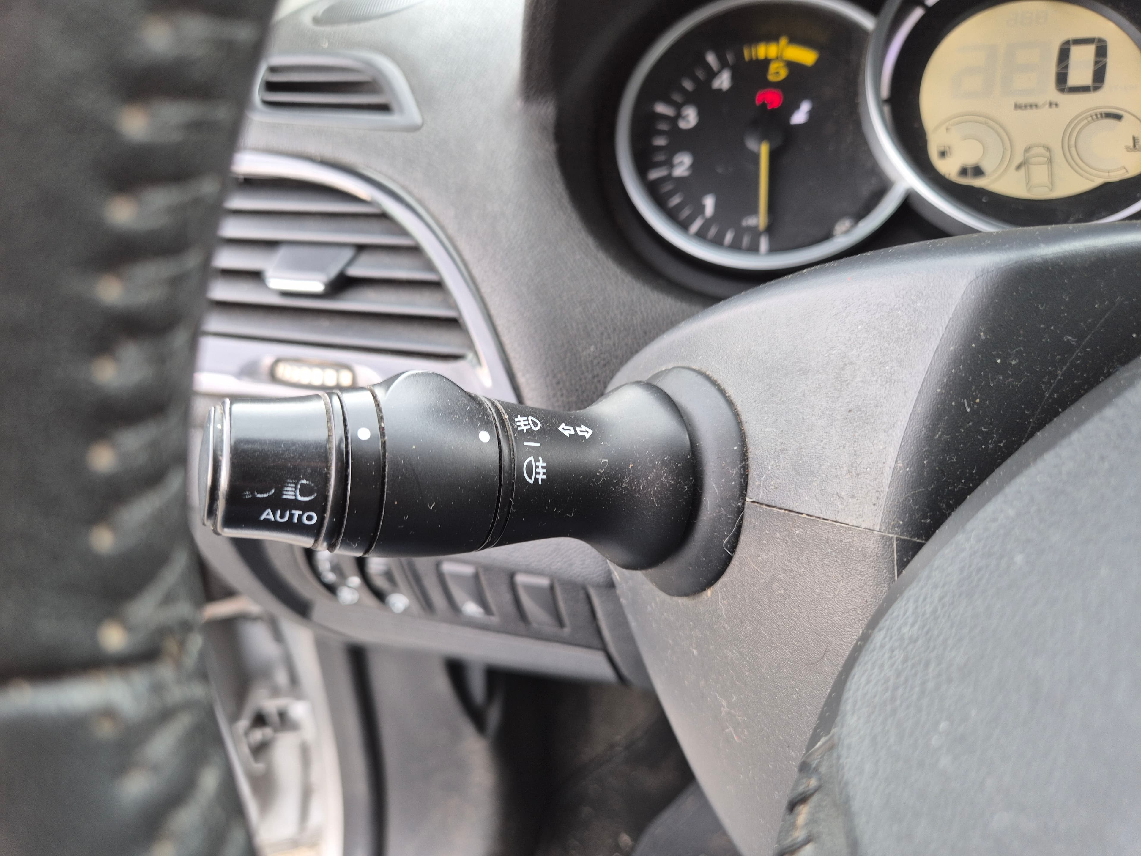 Renault Mégane · Ano 2011 — imagem 36