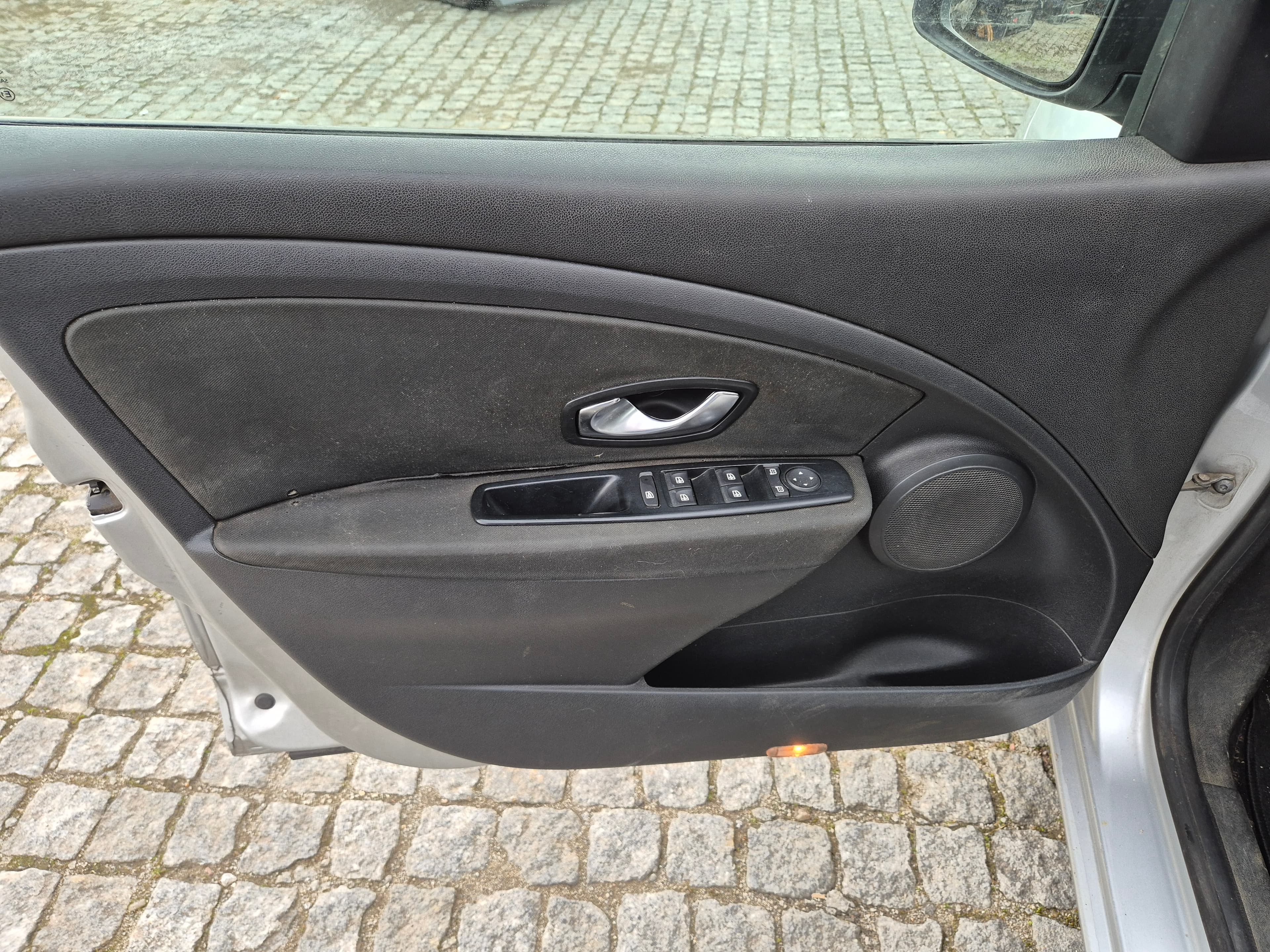 Renault Mégane · Ano 2011 — imagem 30
