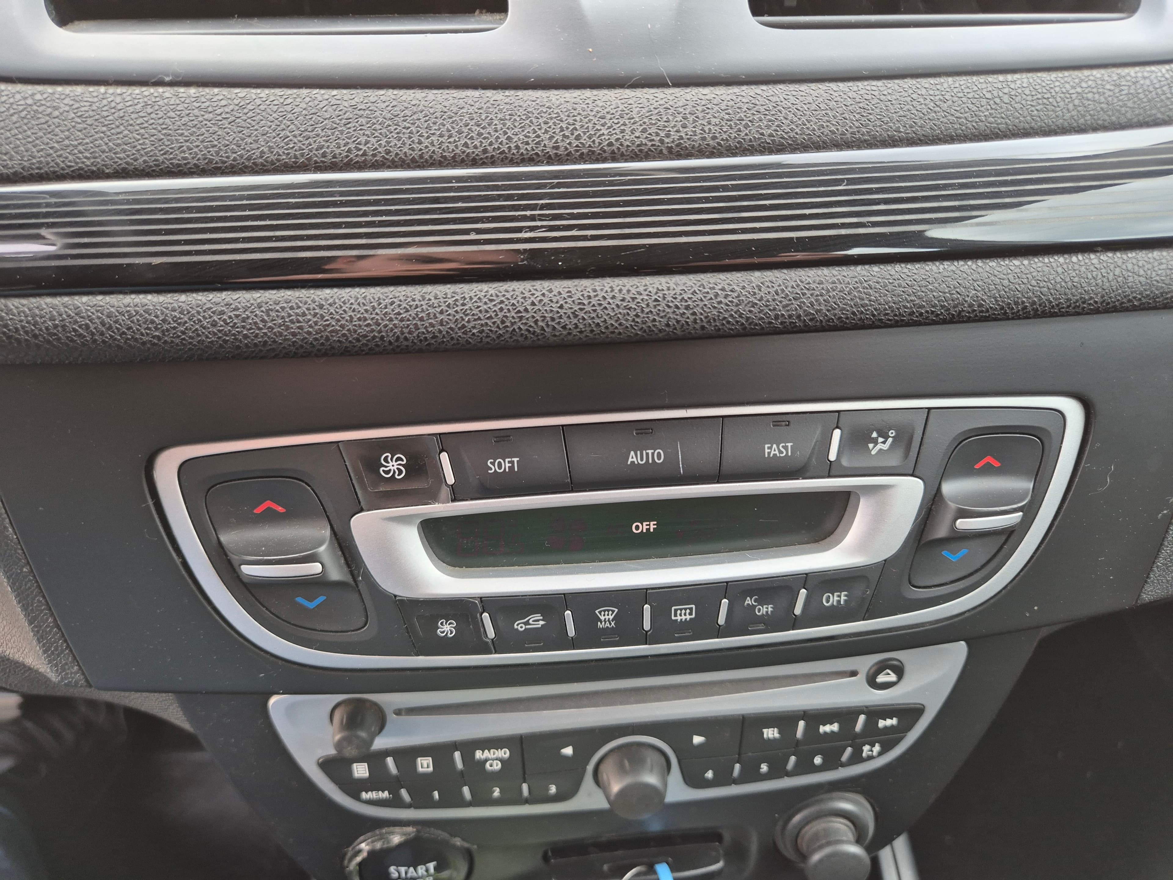 Renault Mégane · Ano 2011 — imagem 46