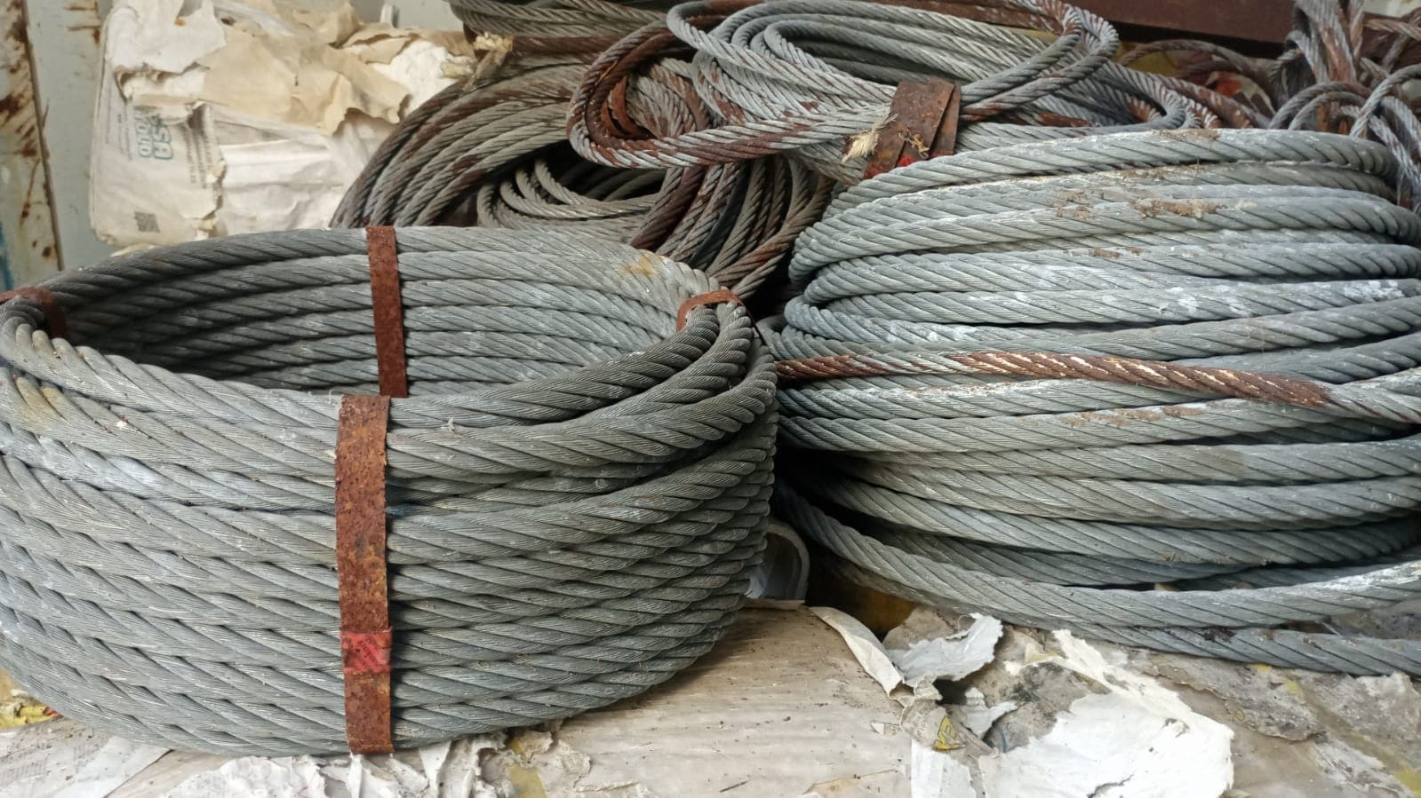 Contentor de 40 Pés com diversos materiais — imagem 12
