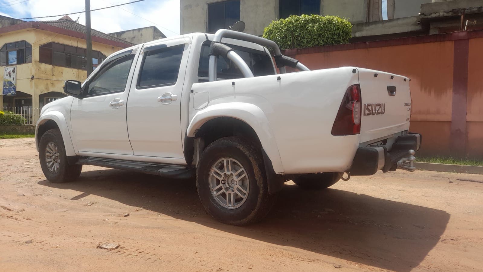 Isuzu/KB300D - 3.025 - 2010 — imagem 5