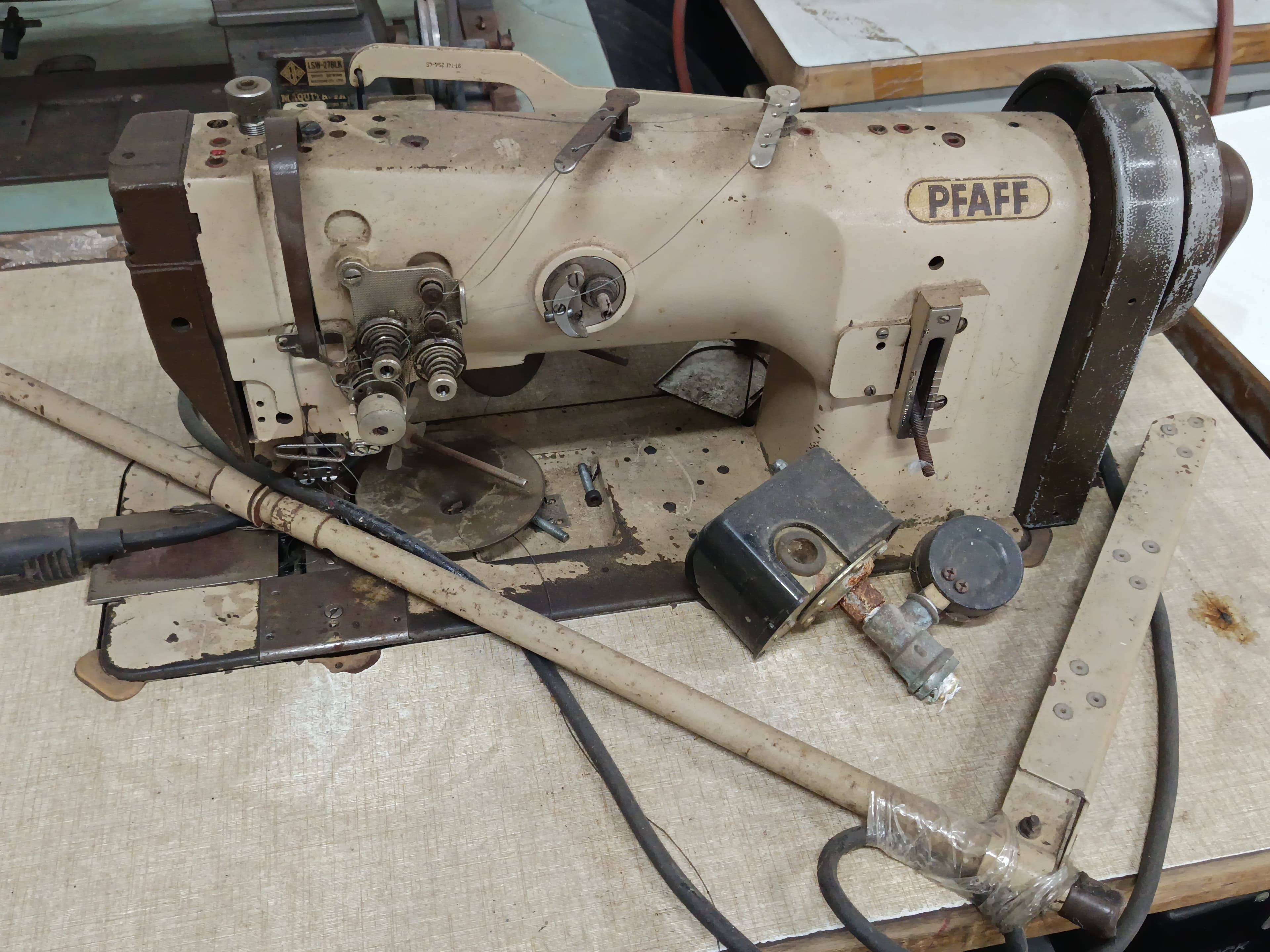 Máquina de Costura Pfaff — imagen 2