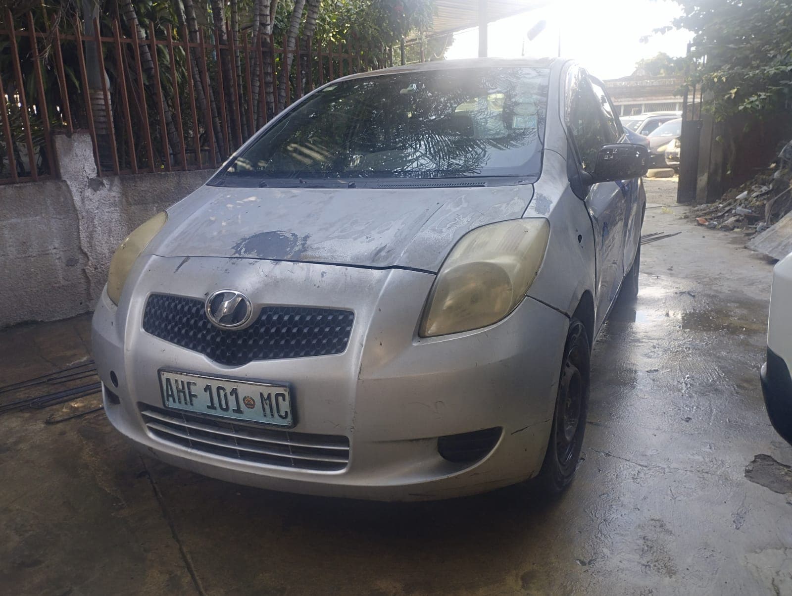 Toyota/Vitz - 2005 — imagem 1