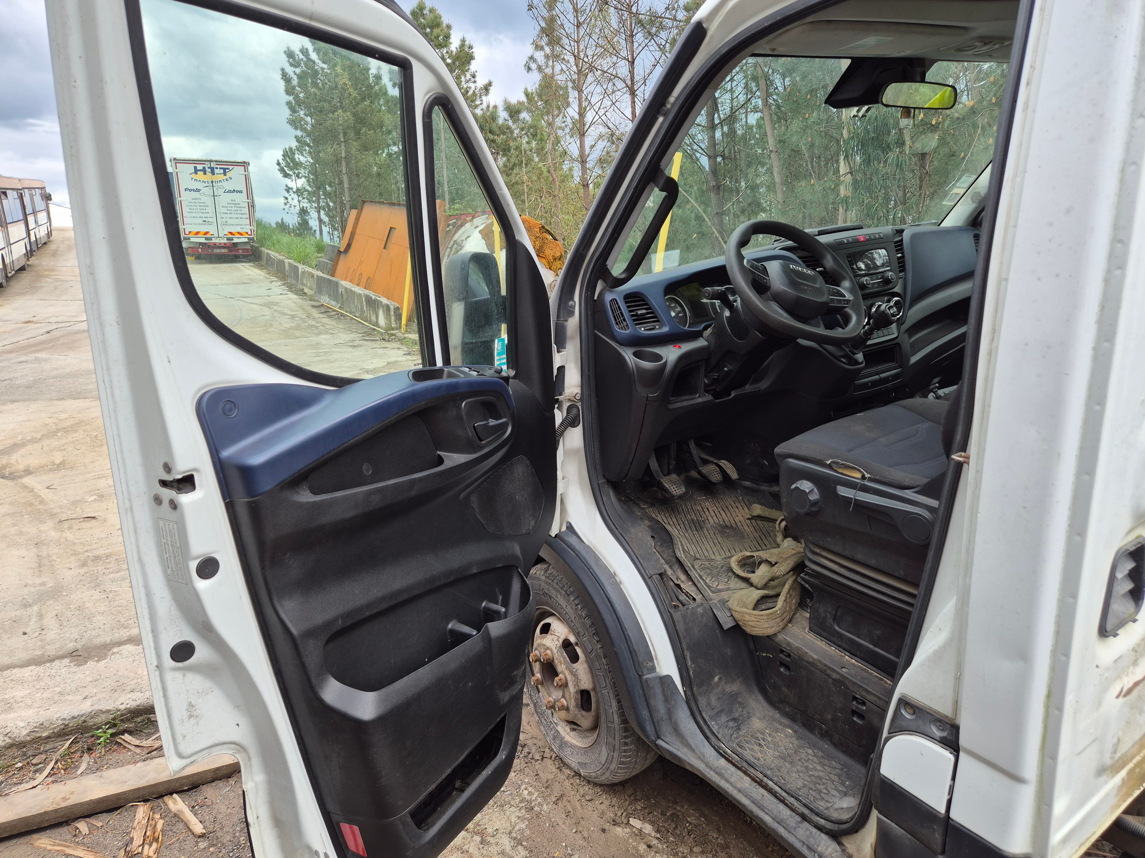 Iveco 35 160 · Ano 2020 — image 26