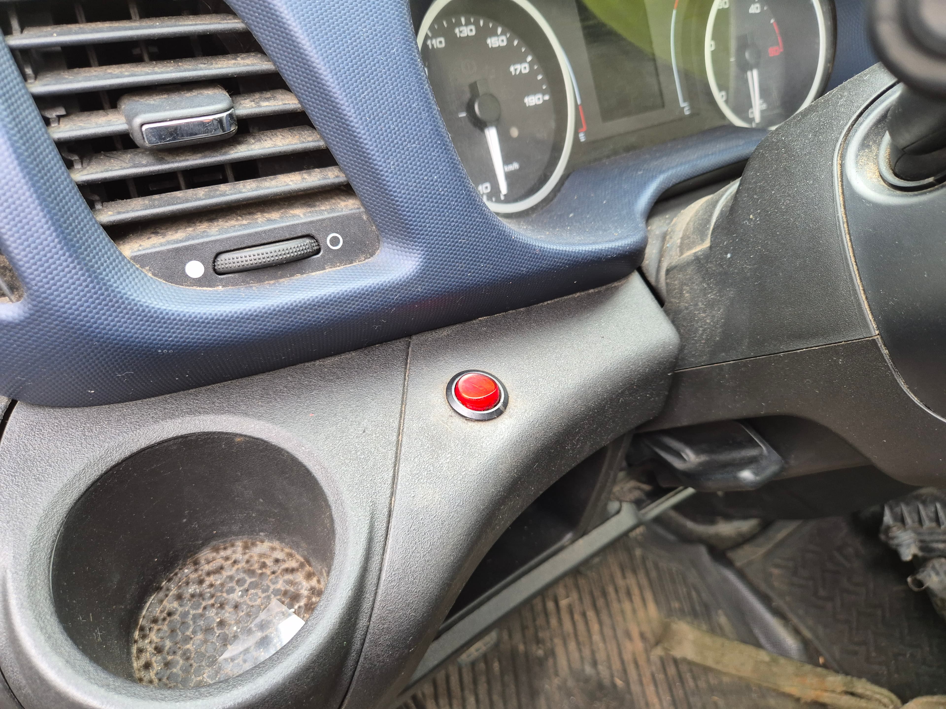 Iveco 35 160 · Ano 2020 — image 28