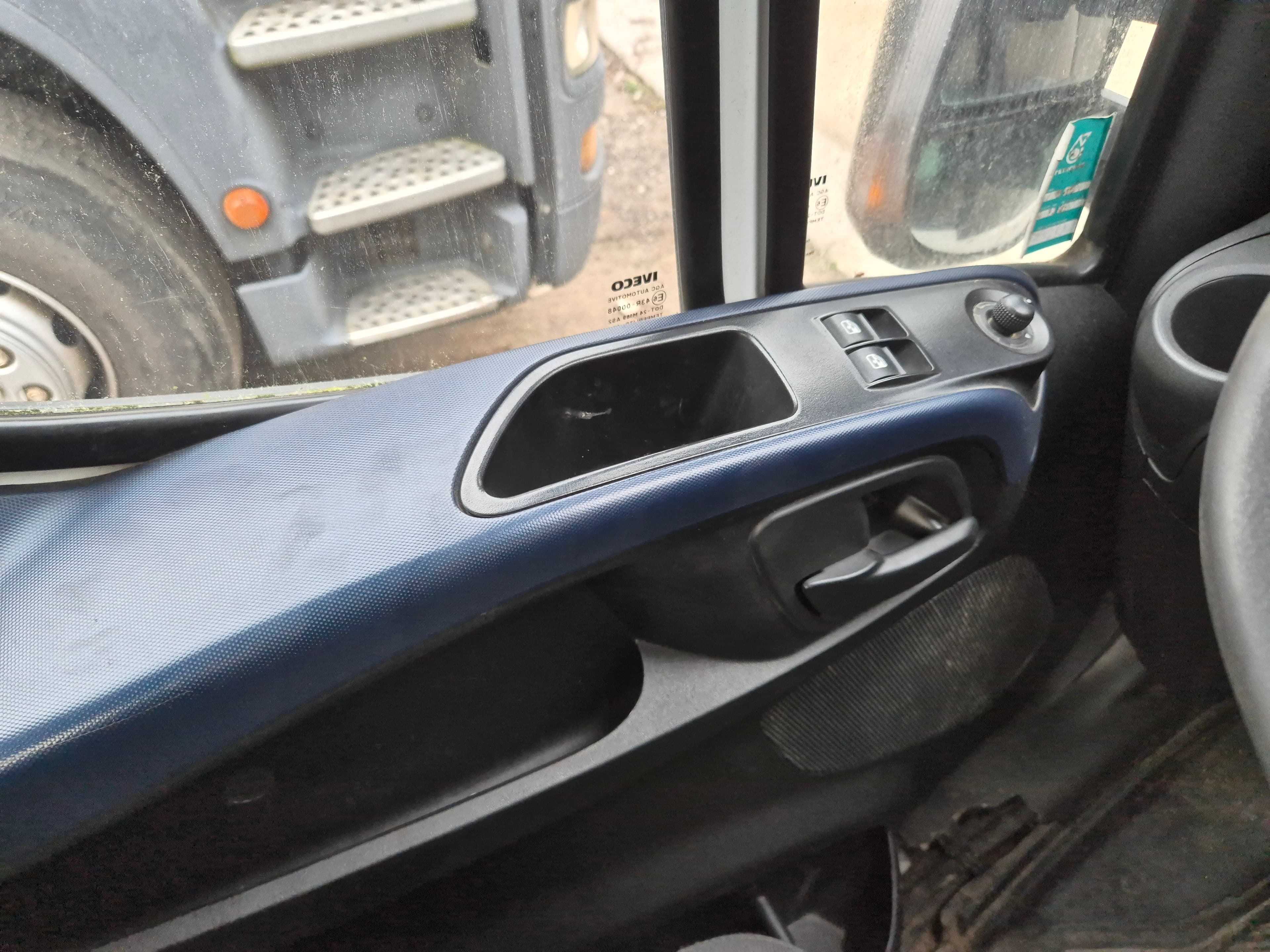 Iveco 35 160 · Ano 2020 — image 23