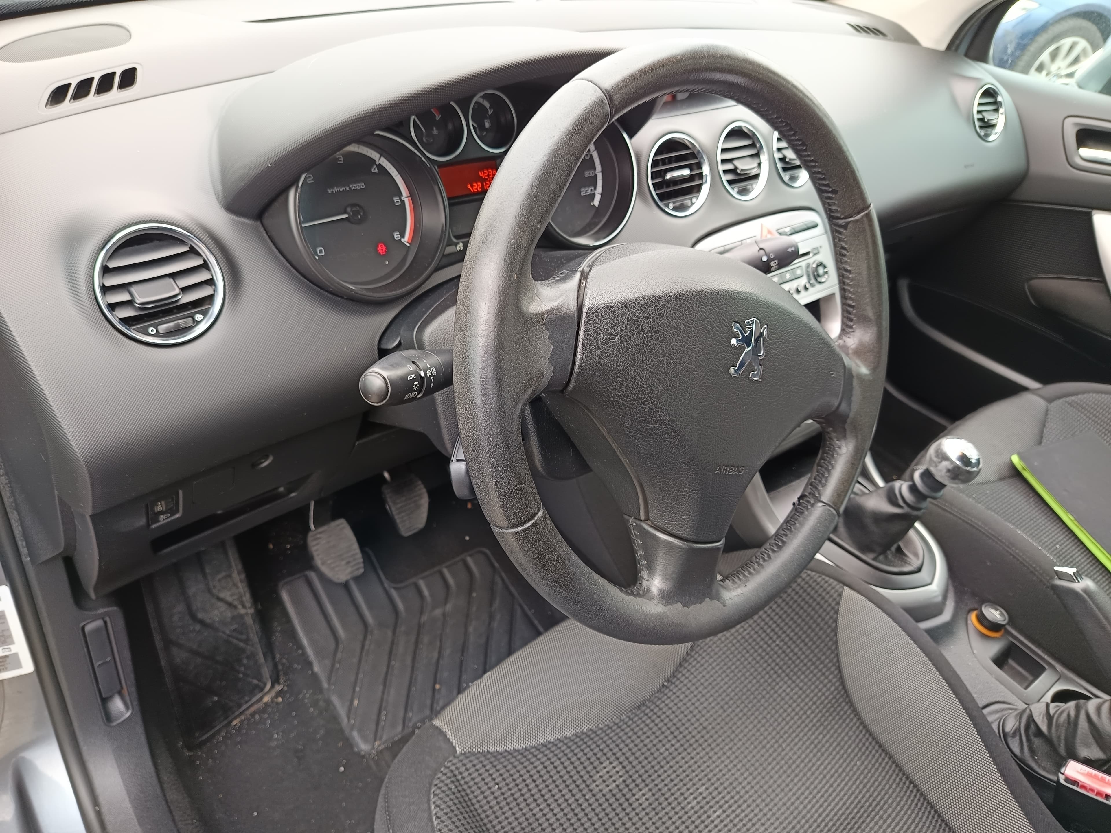 Peugeot 307 · Ano 2008 — image 38