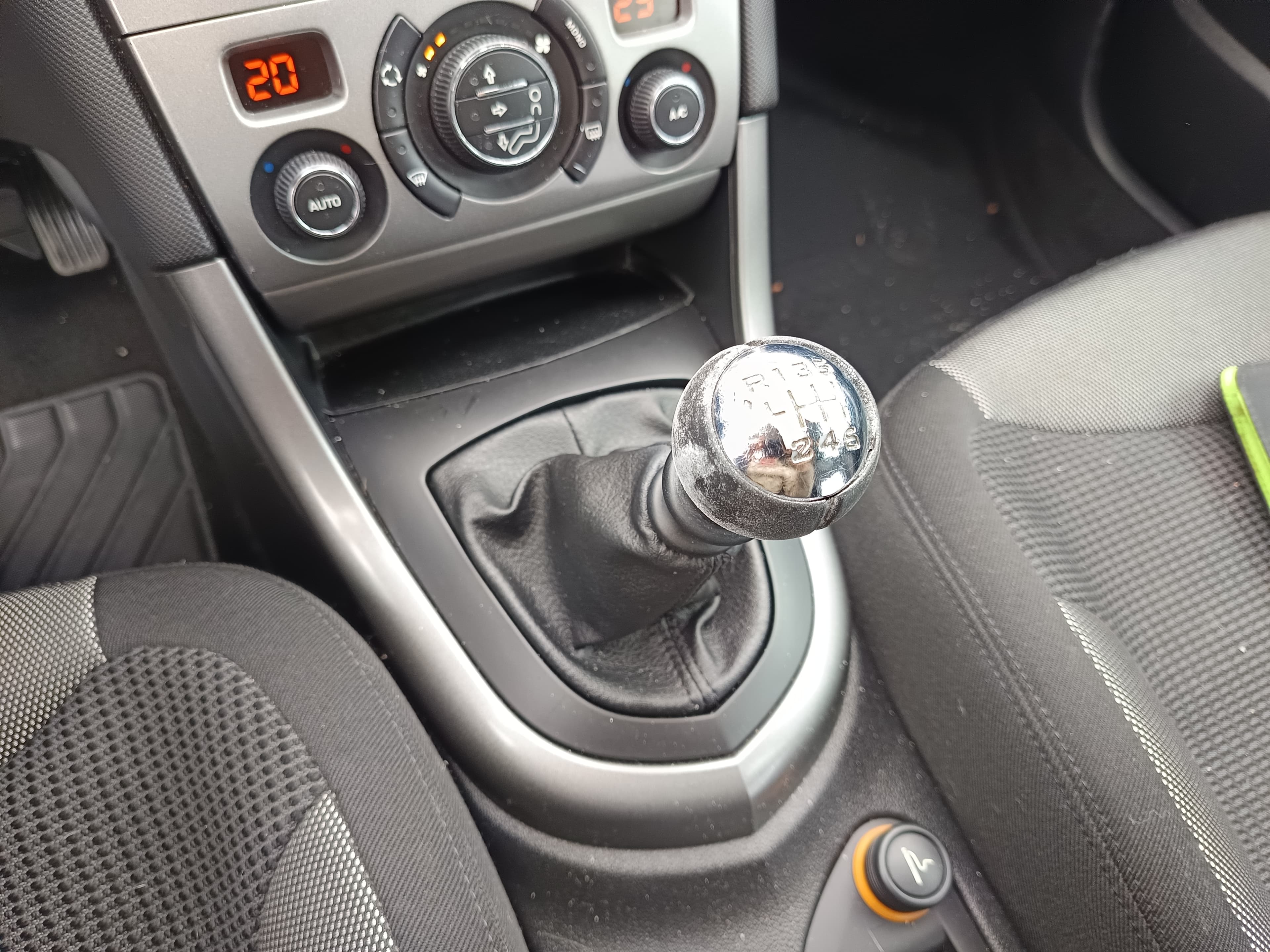 Peugeot 307 · Ano 2008 — image 42
