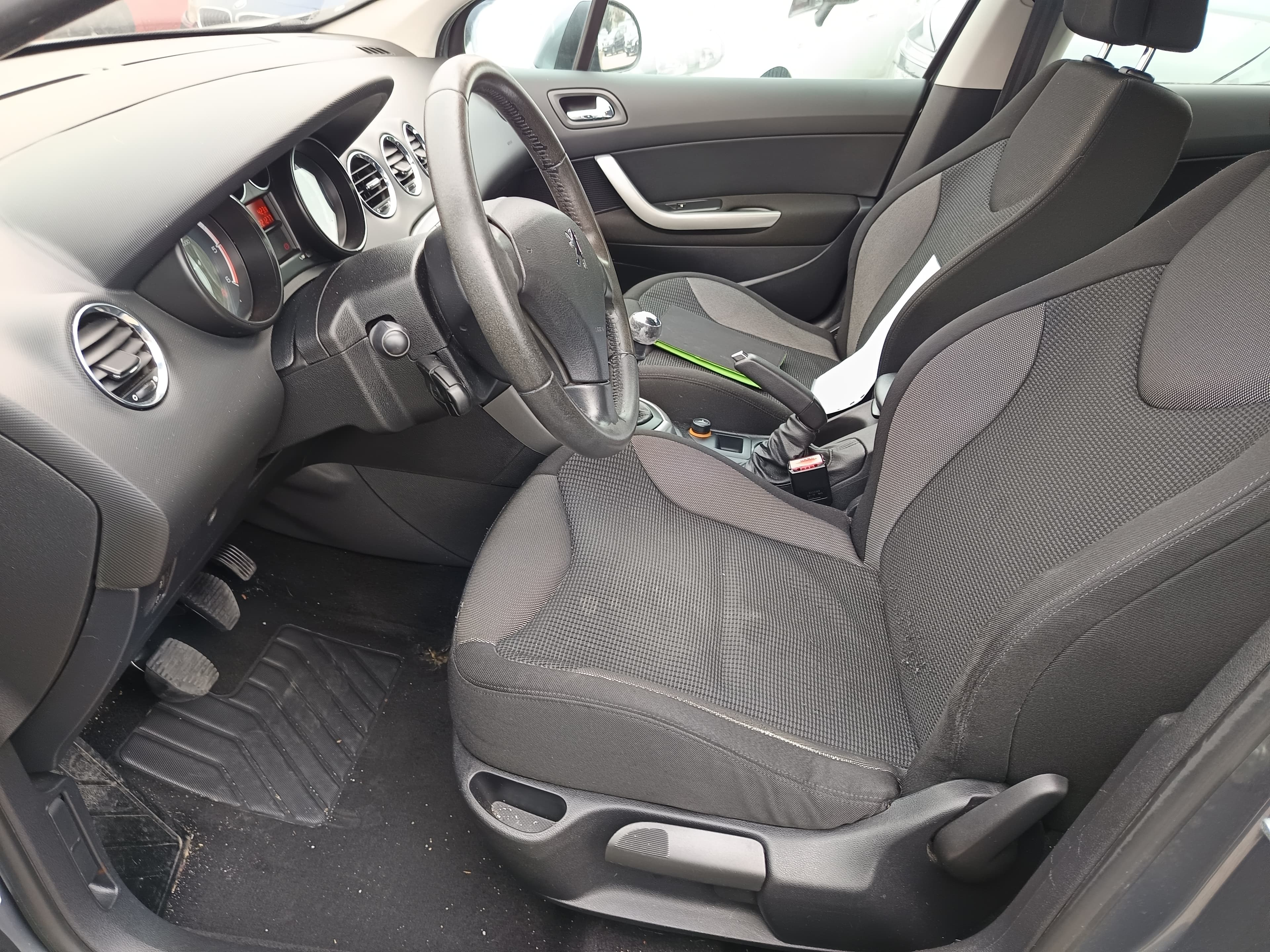 Peugeot 307 · Ano 2008 — image 36