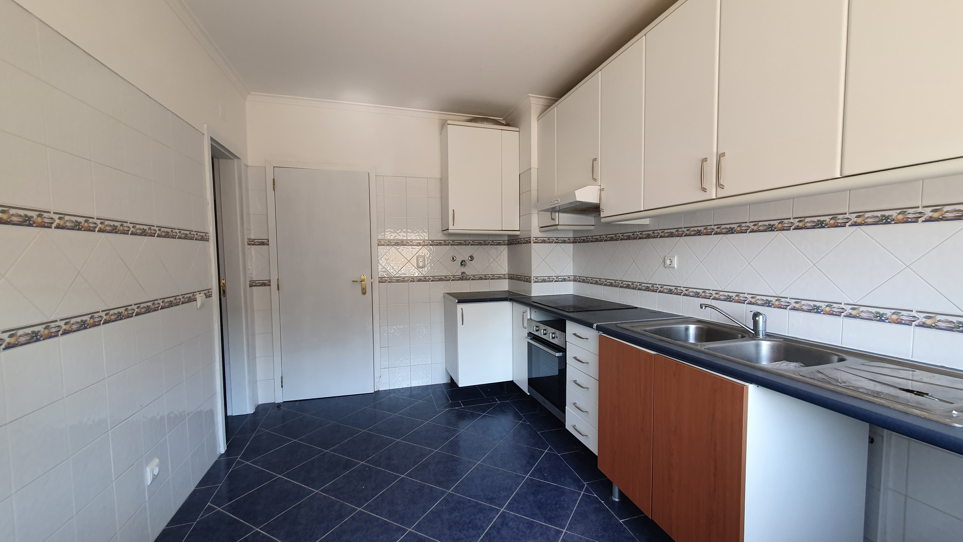 Apartamento T2 · Barreiro, Setubal — image 11