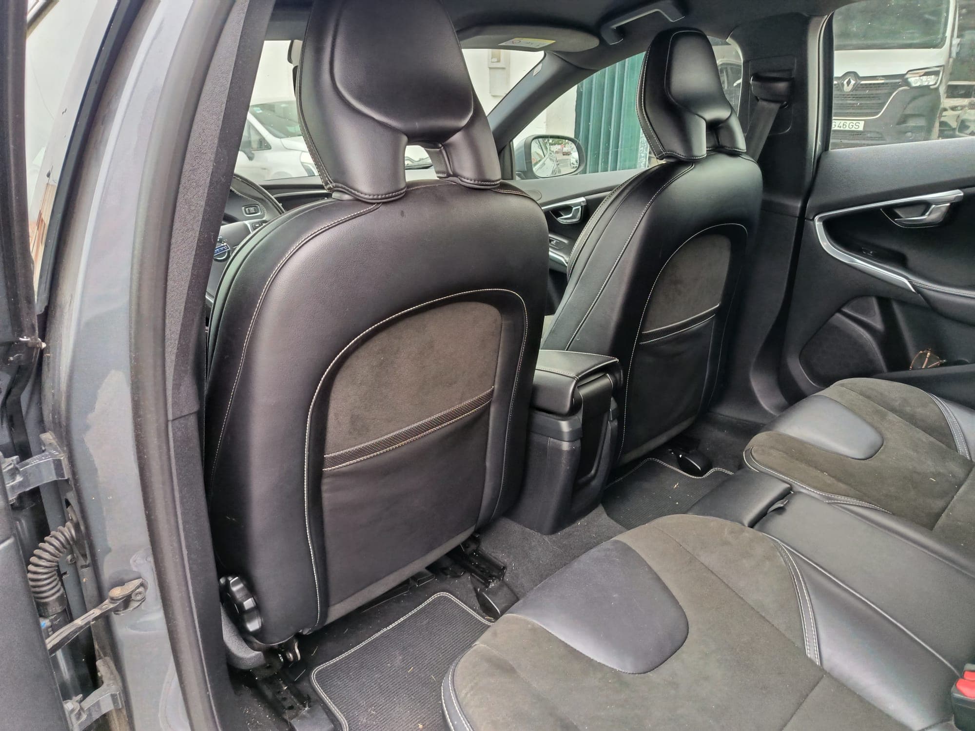 Volvo V40 · Ano 2015 — imagem 21