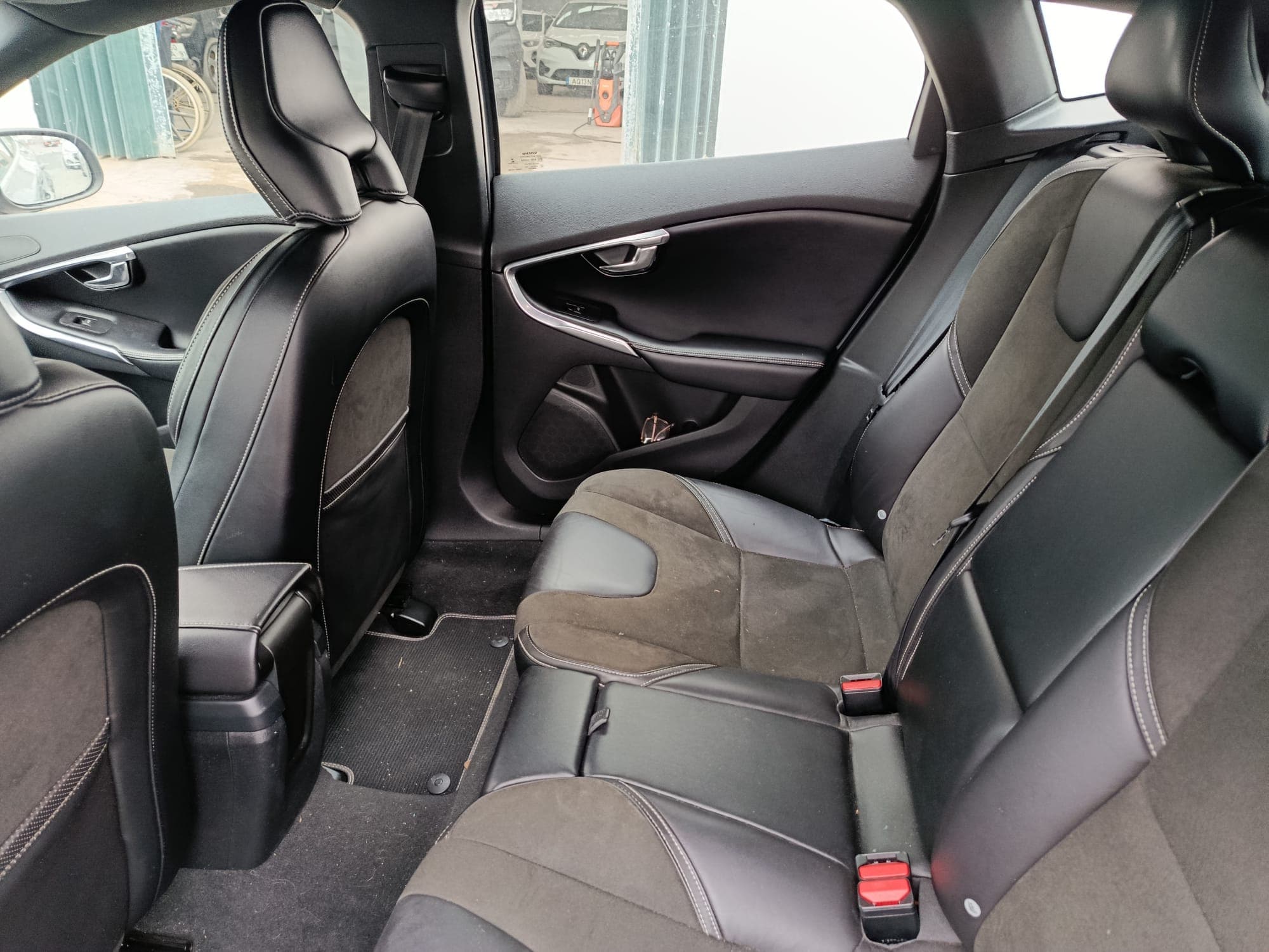 Volvo V40 · Ano 2015 — imagem 11