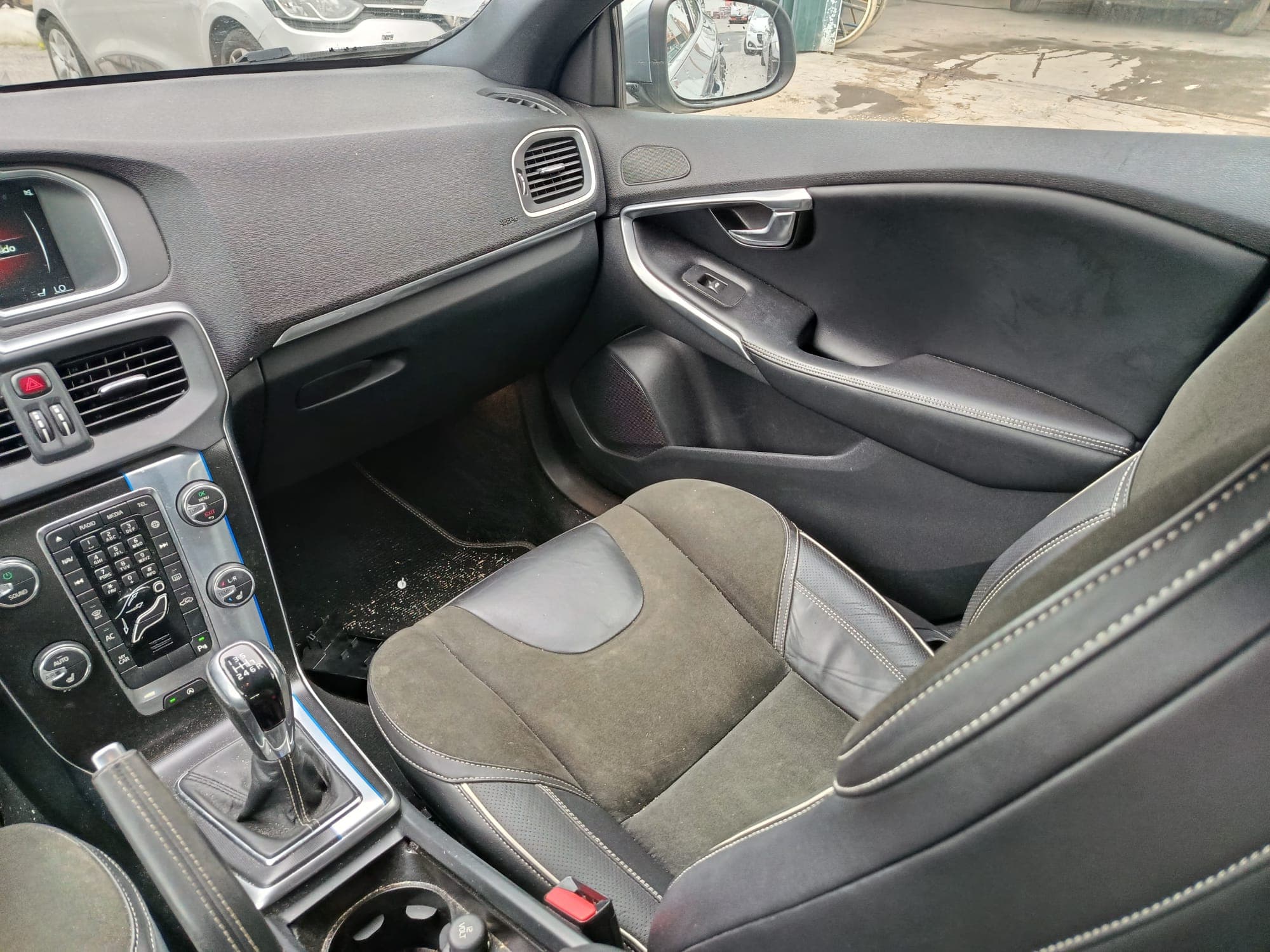 Volvo V40 · Ano 2015 — imagem 19