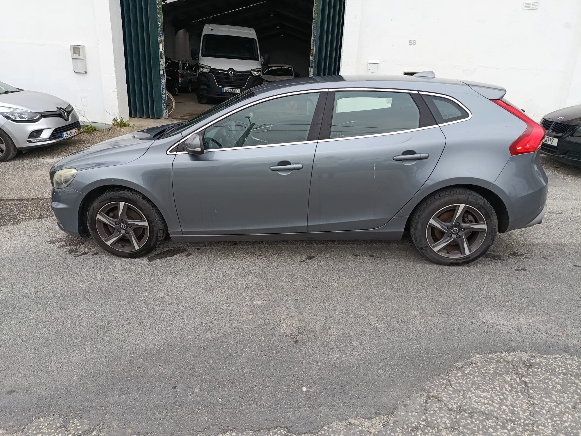 Volvo V40 · Ano 2015 — imagem 4
