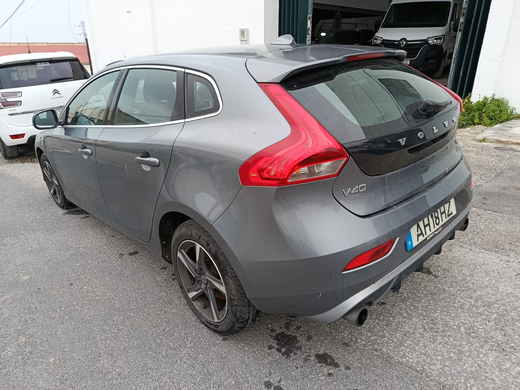 Volvo V40 · Ano 2015 — imagem 3